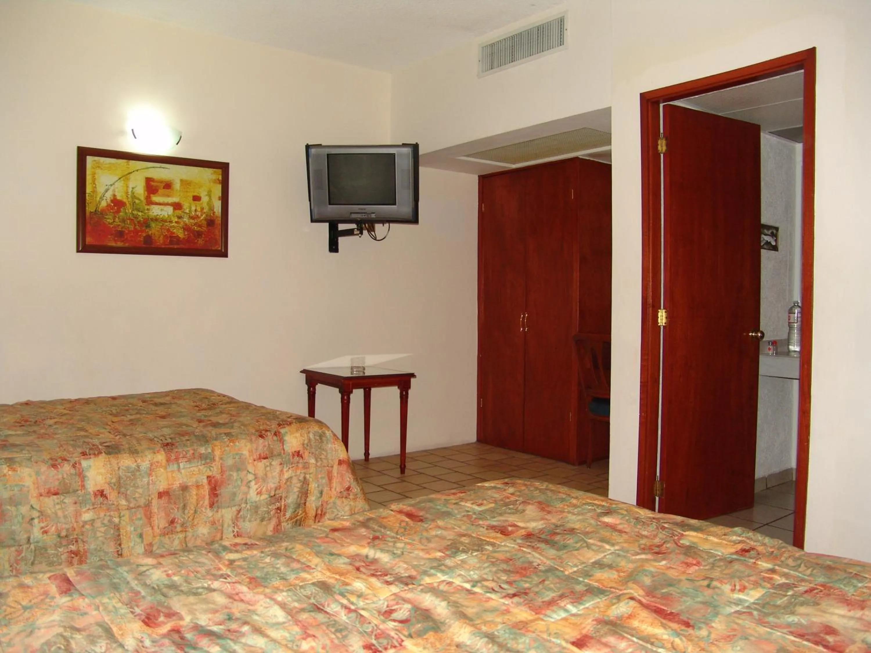 Photo of the whole room, Bed in Hotel Posada Arcos