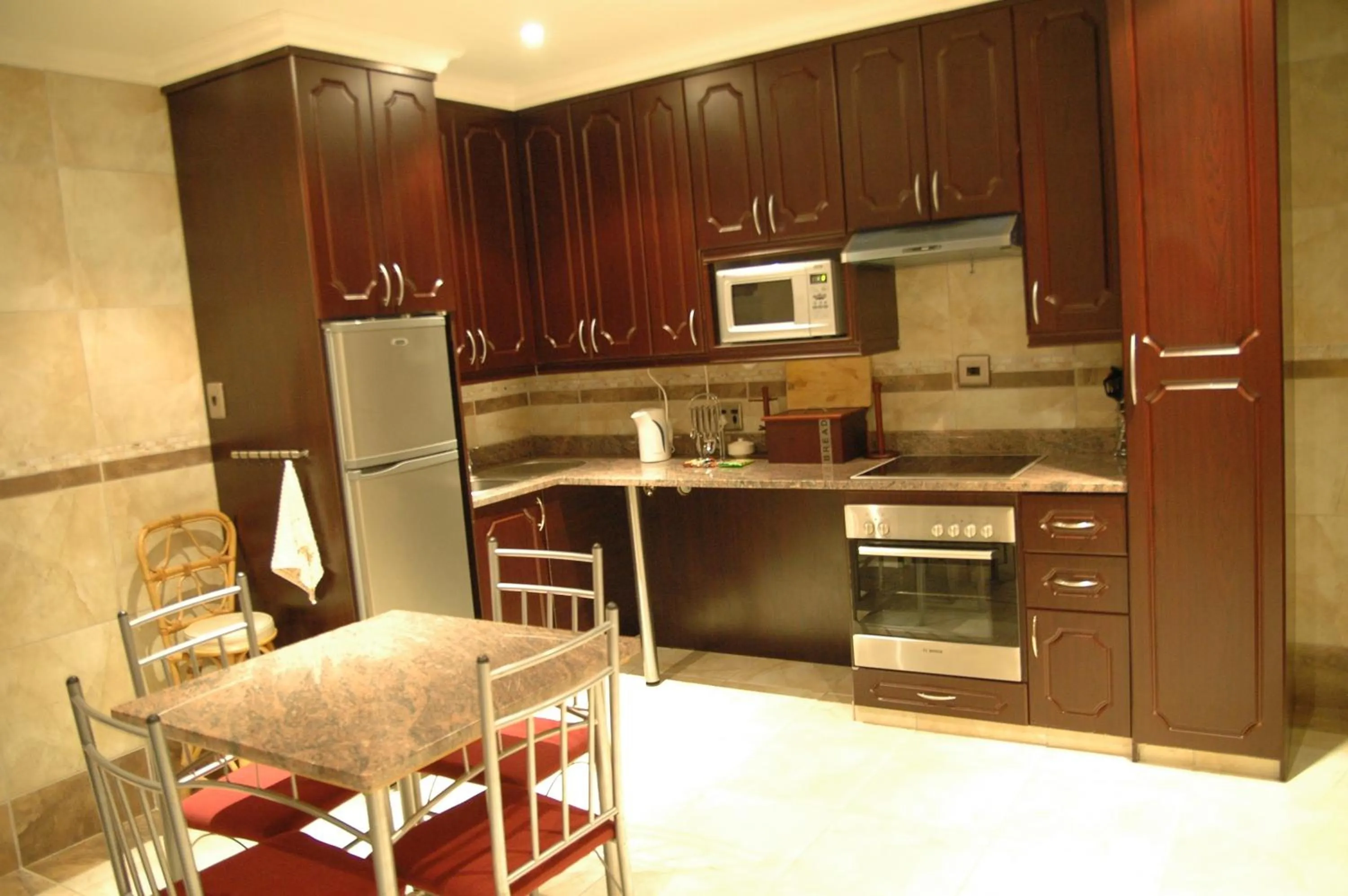 Kitchen or kitchenette in Bon A Vie Self-catering and b&b Gonubie Full Solar Power, no load shedding!