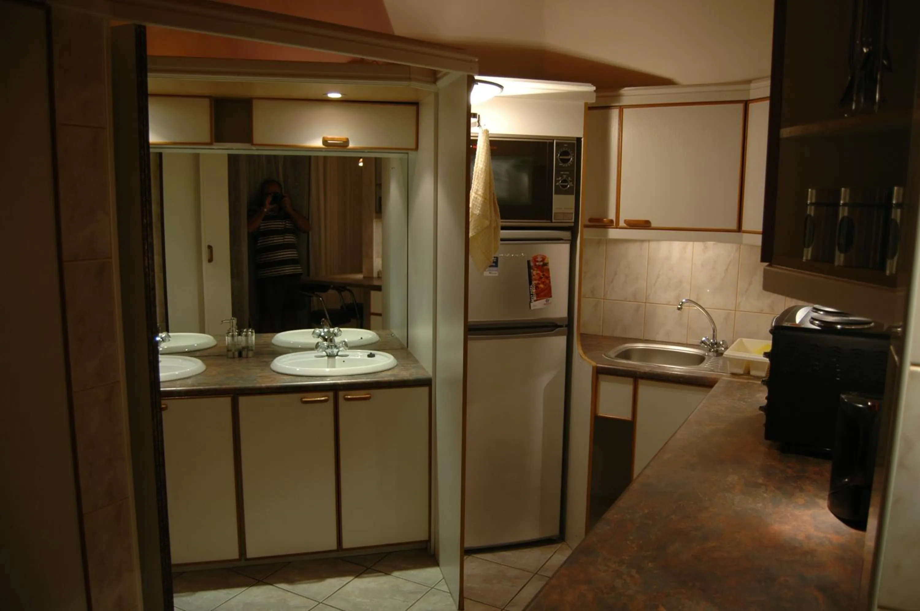 Kitchen or kitchenette in Bon A Vie Self-catering and b&b Gonubie Full Solar Power, no load shedding!