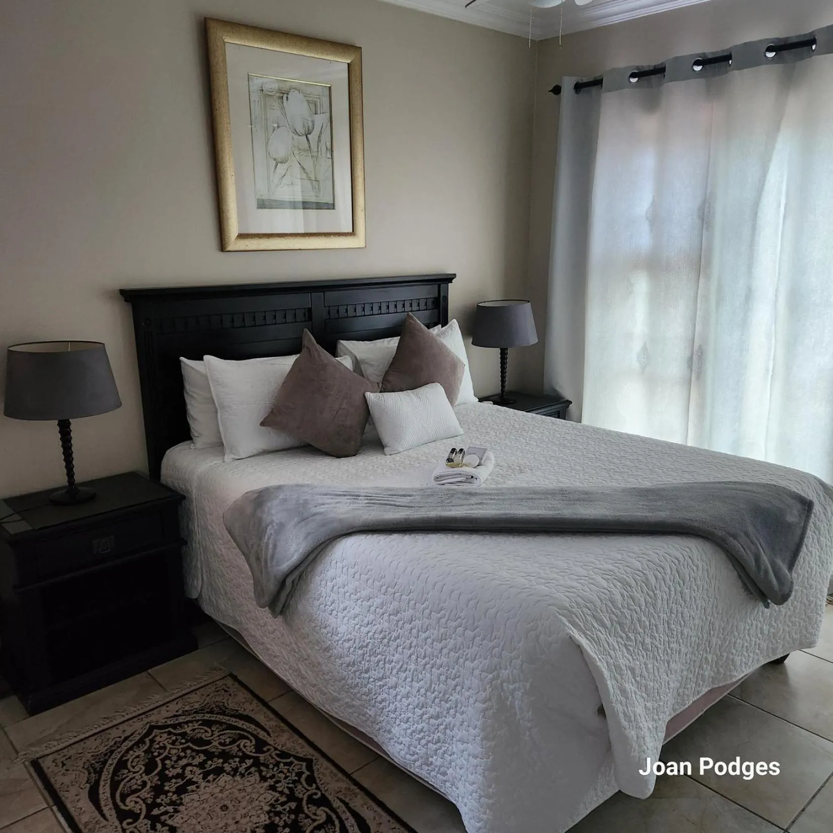 Bedroom, Bed in Bon A Vie Self-catering and b&b Gonubie Full Solar Power, no load shedding!