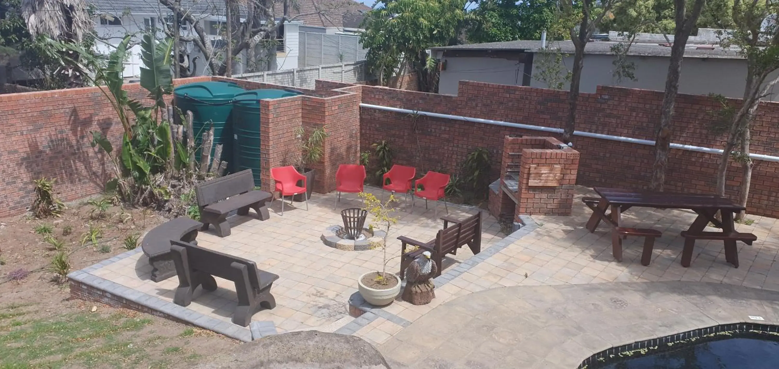 Swimming pool in Bon A Vie Self-catering and b&b Gonubie Full Solar Power, no load shedding! Swimming pool in Bon A Vie Self-catering and b&b Gonubie Full Solar Power, no load shedding!