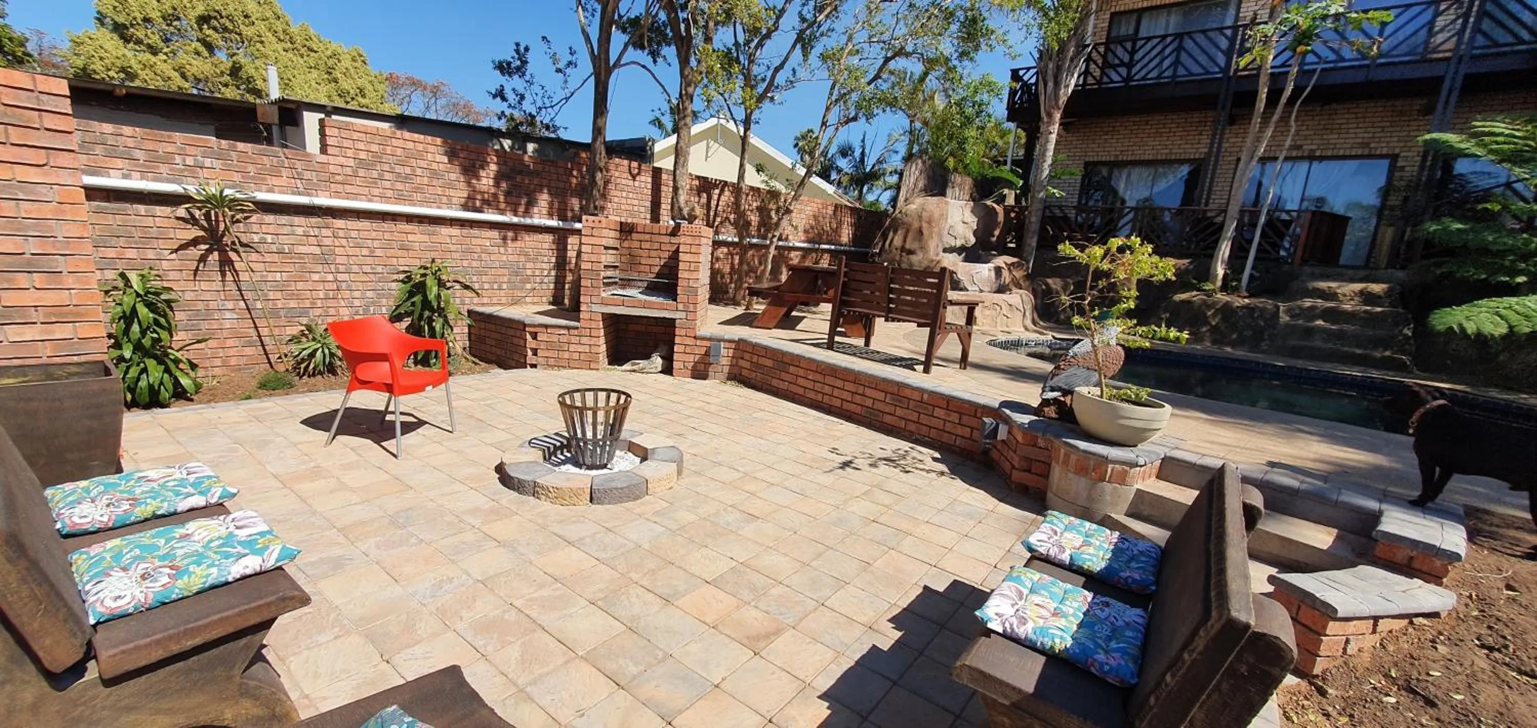 Garden view in Bon A Vie Self-catering and b&b Gonubie Full Solar Power, no load shedding!