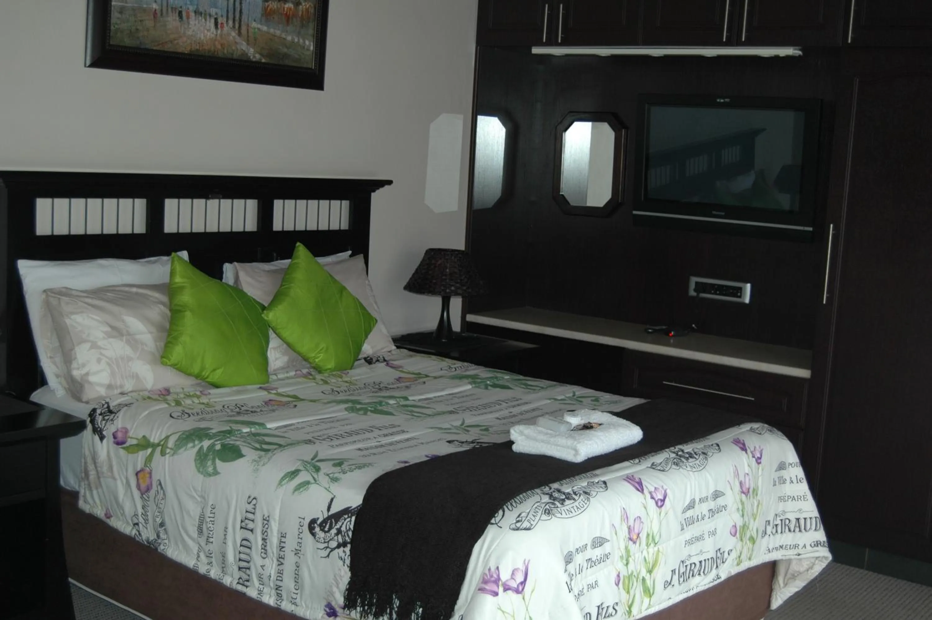 Bedroom, Bed in Bon A Vie Self-catering and b&b Gonubie Full Solar Power, no load shedding!