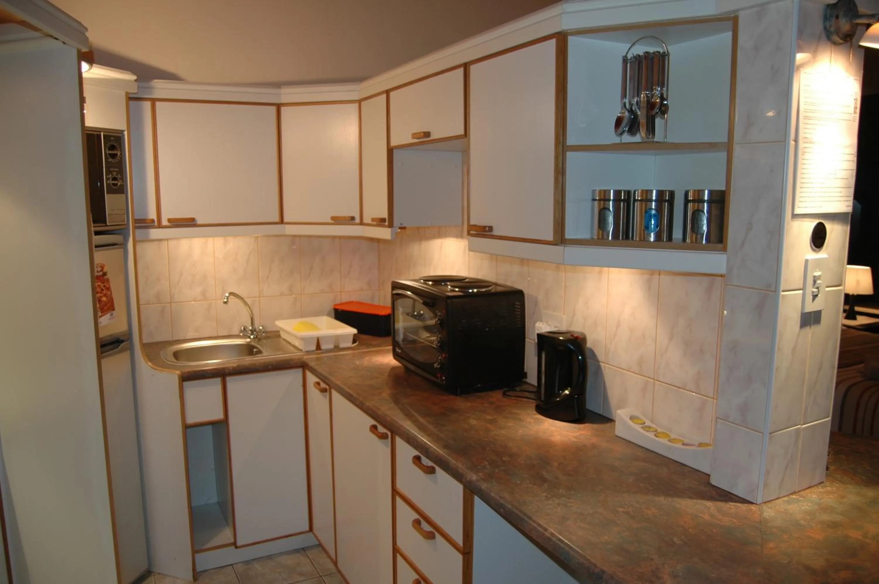 Kitchen or kitchenette in Bon A Vie Self-catering and b&b Gonubie Full Solar Power, no load shedding!