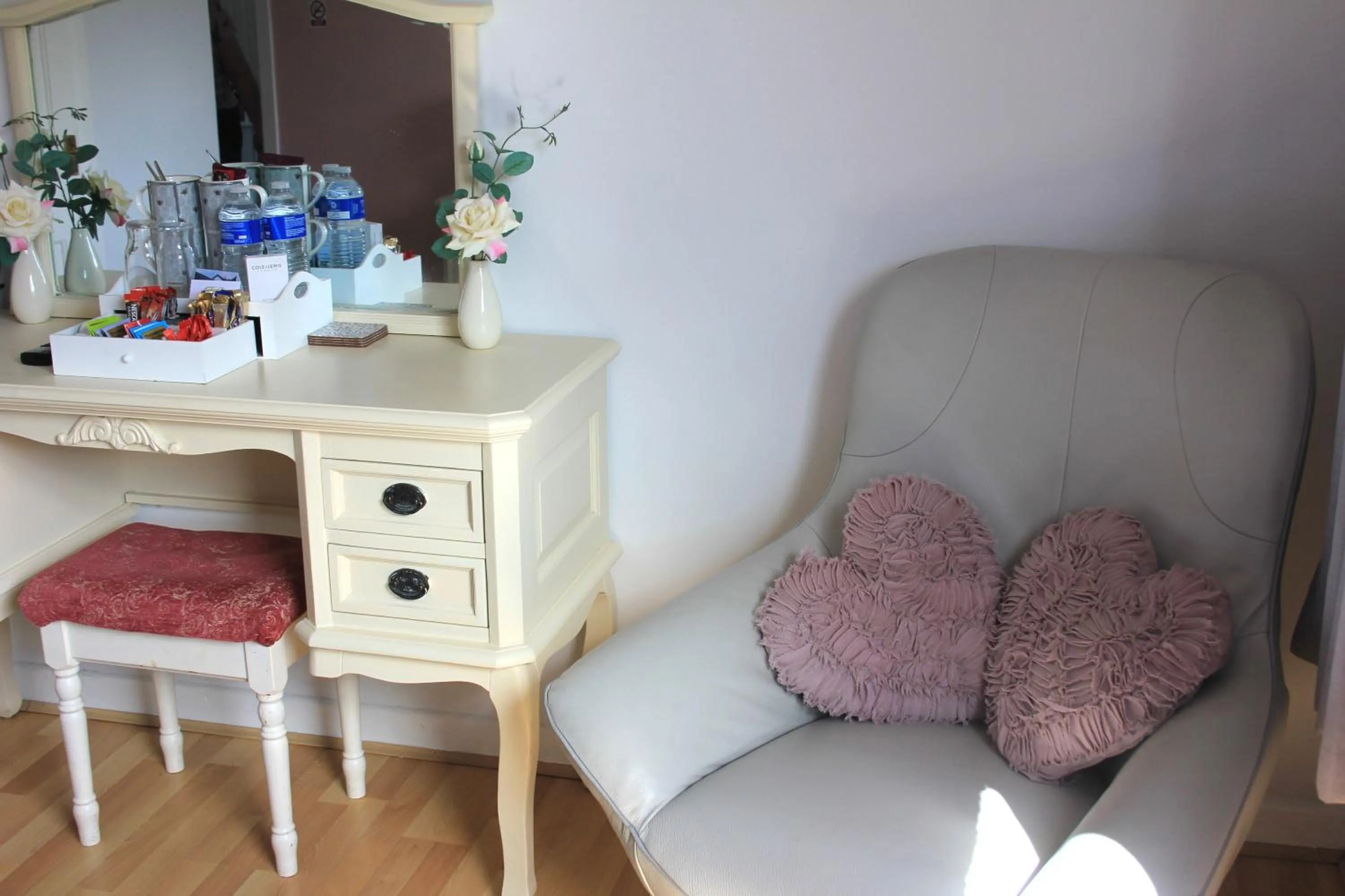 Seating area in Cairnview Bed and Breakfast