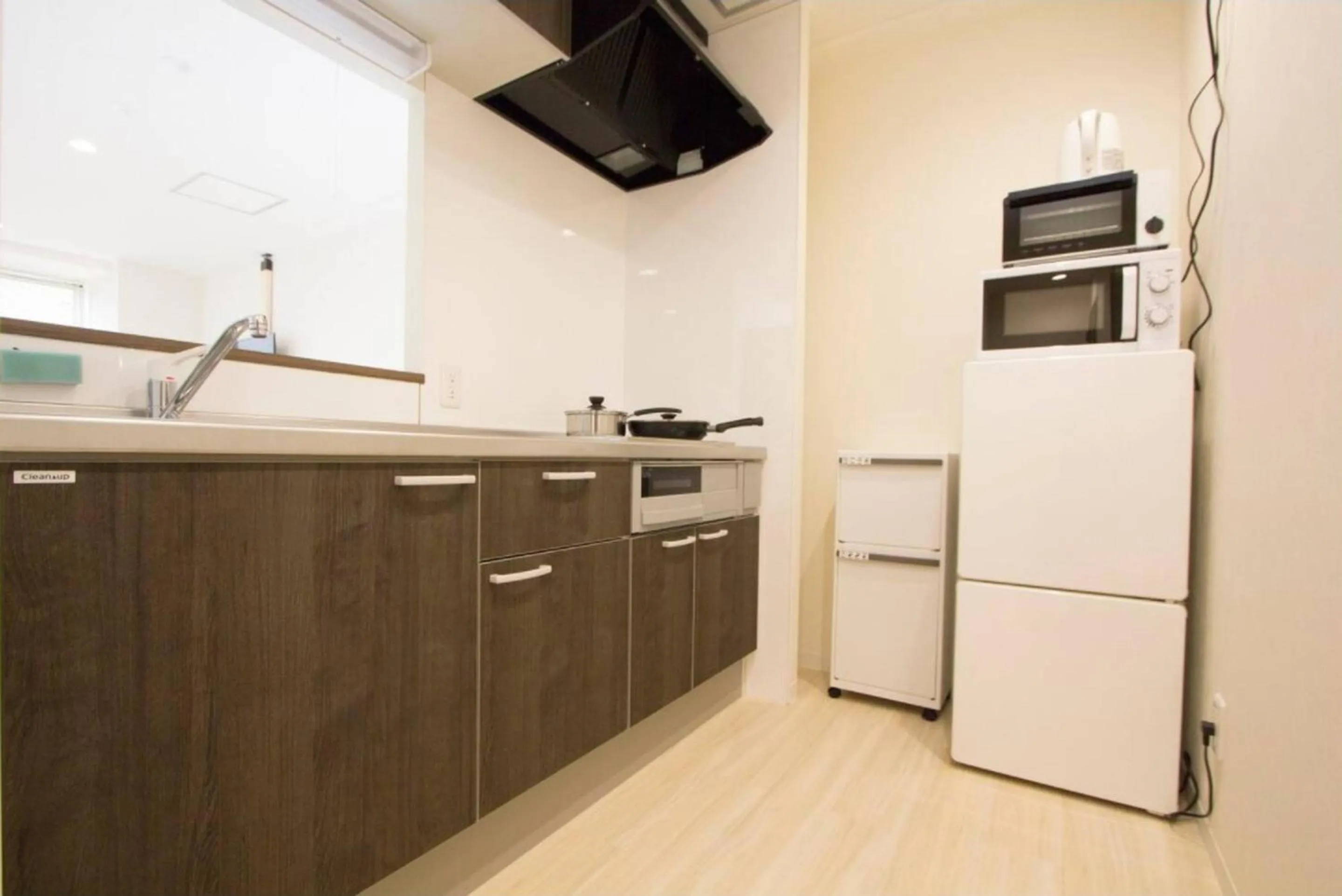 Kitchen or kitchenette in Cozy and Convenient Royal heights