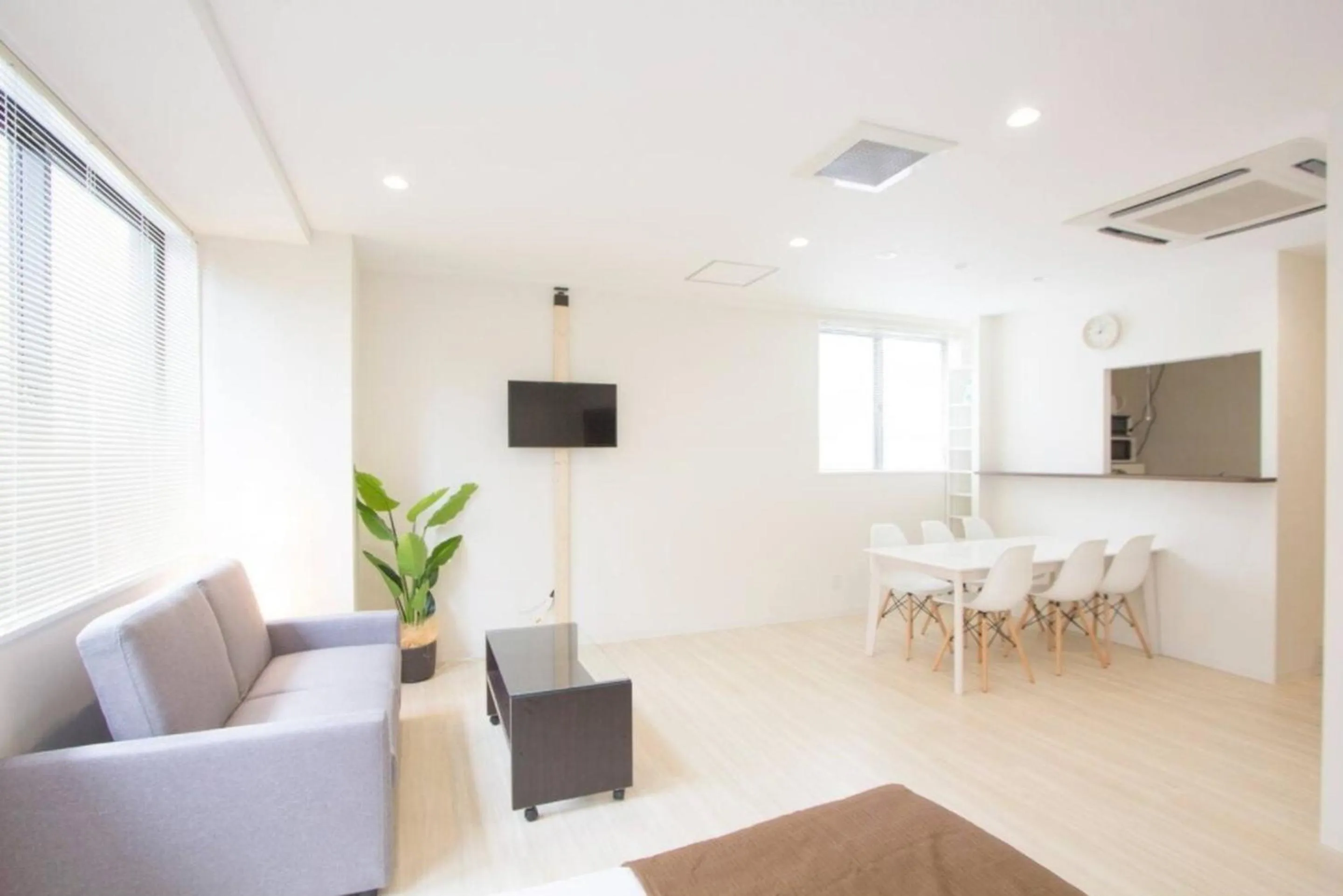 Kitchen or kitchenette in Cozy and Convenient Royal heights