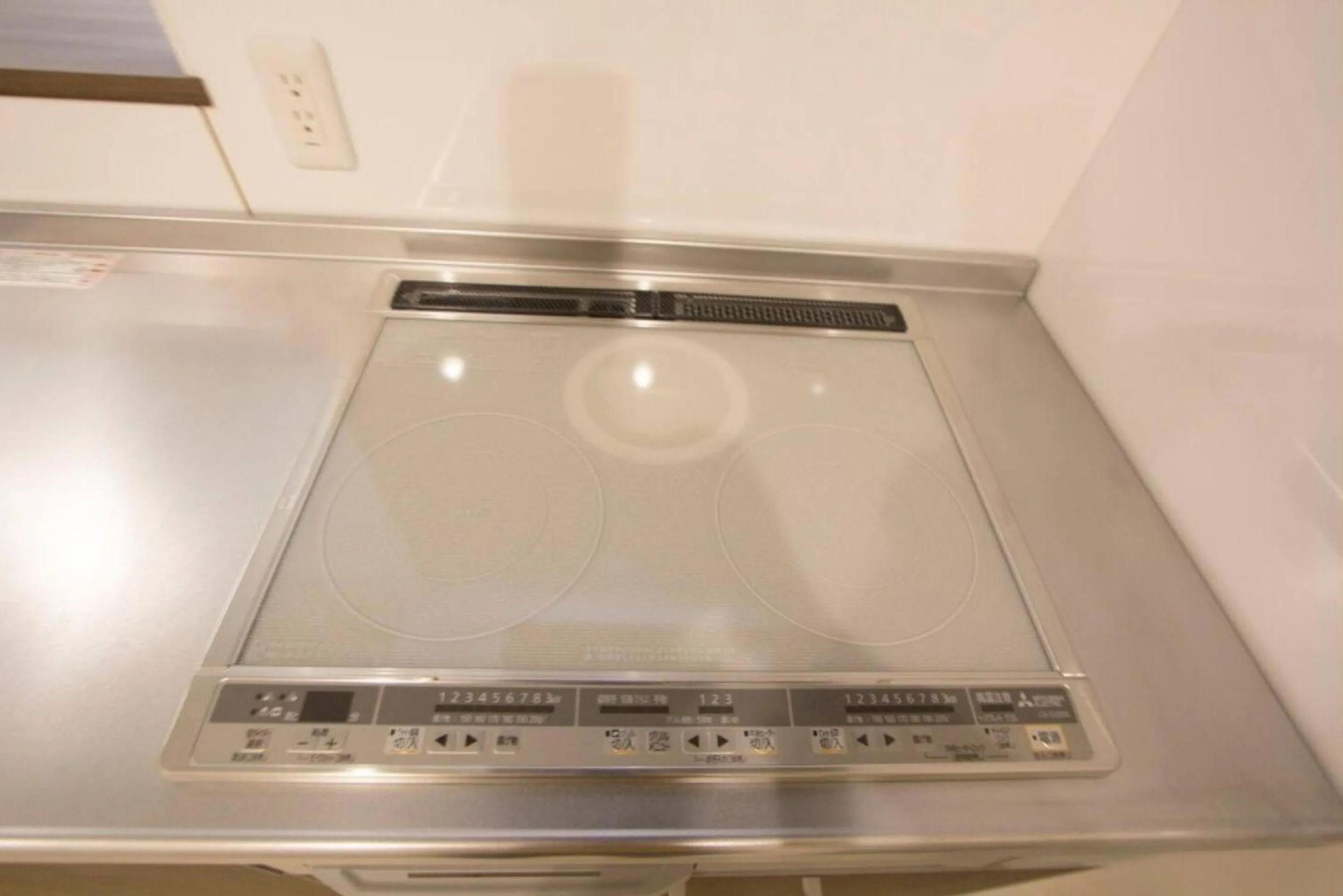 Kitchen or kitchenette in Cozy and Convenient Royal heights