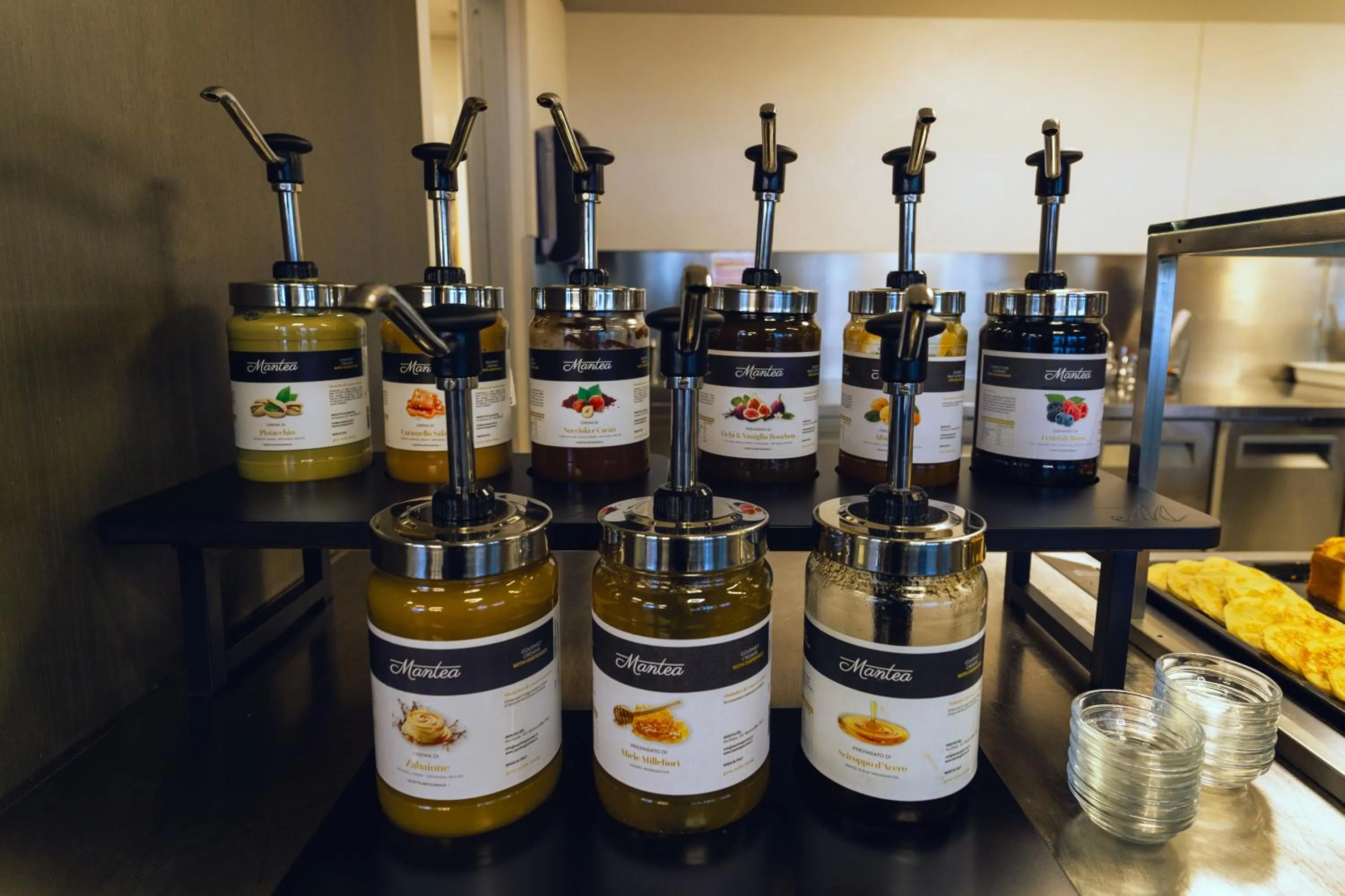 Buffet breakfast in DC HOTEL INTERNATIONAL