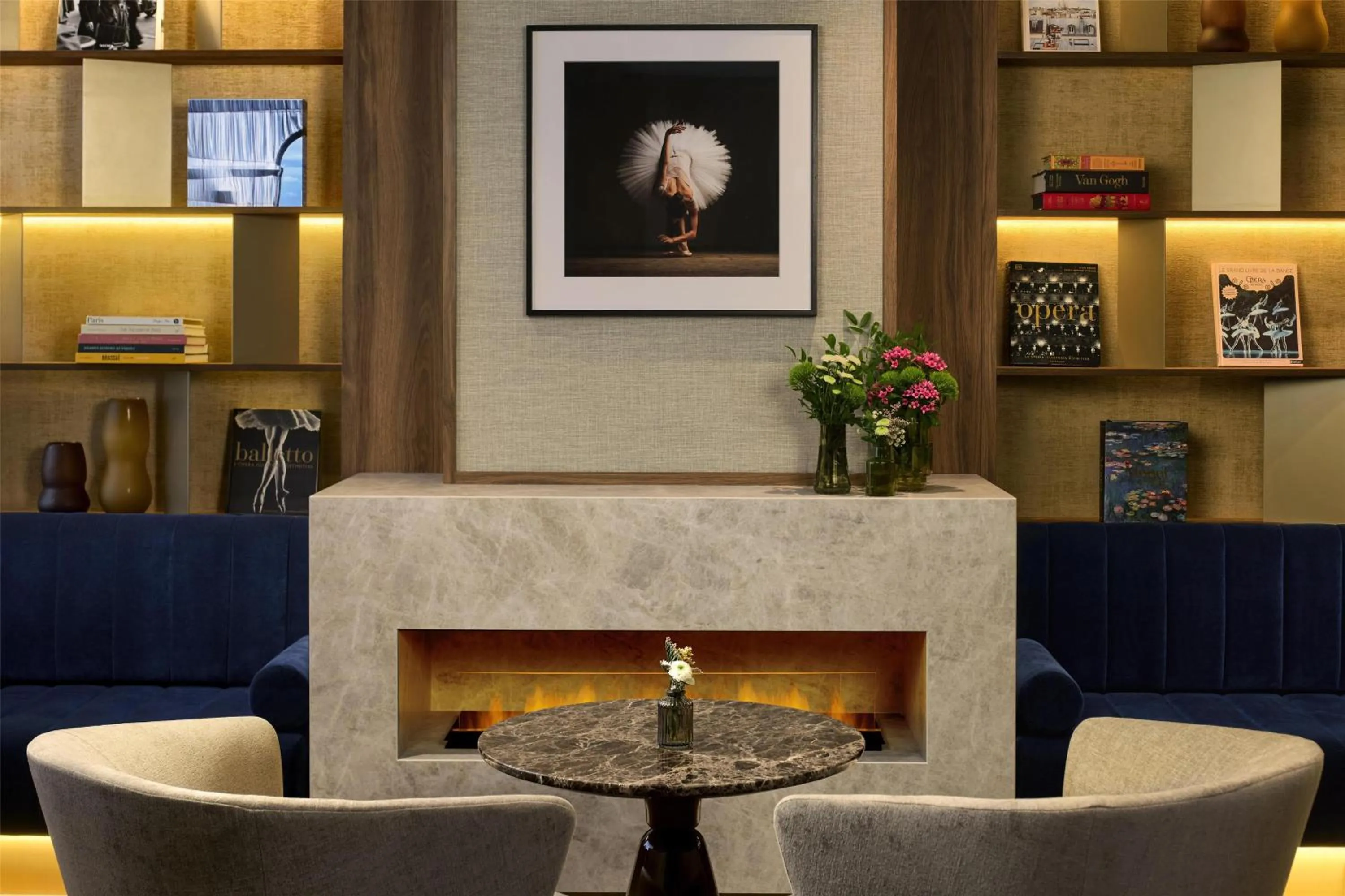 Lounge or bar in NH Paris Opéra Faubourg