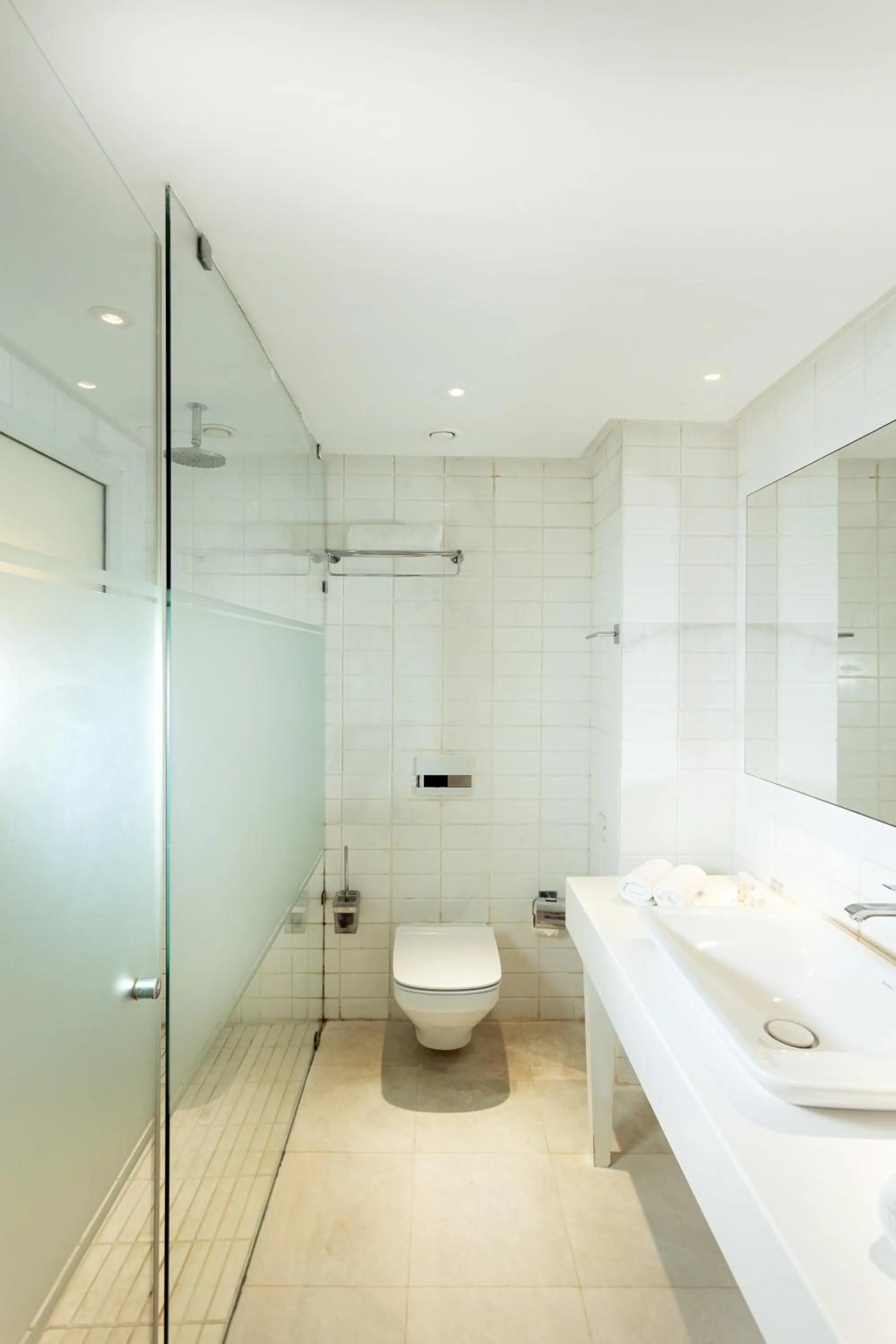 Shower in La Tour Blanche