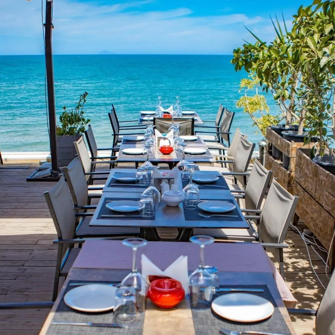 Restaurant/places to eat in La Tour Blanche