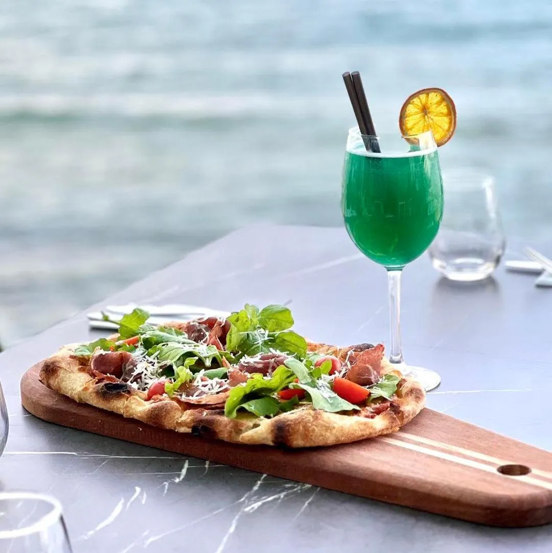 Restaurant/places to eat in La Tour Blanche