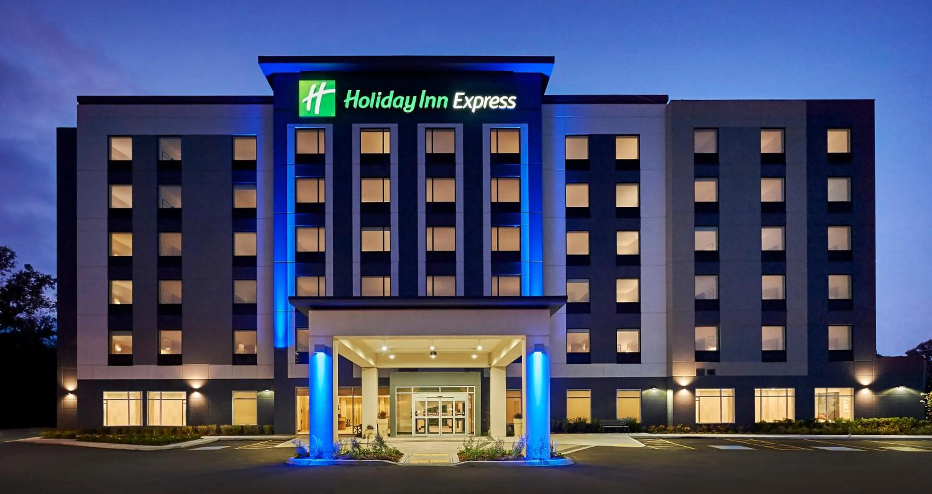 Property building in Holiday Inn Express - Sarnia - Point Edward by IHG