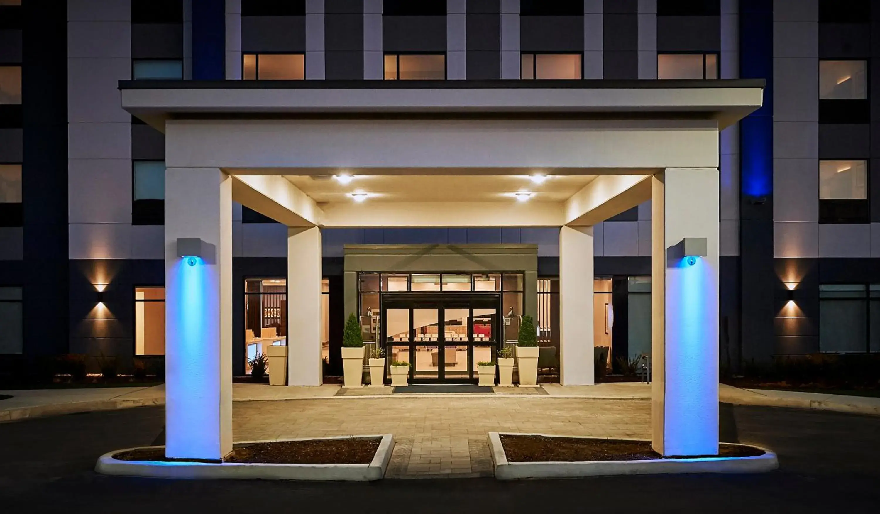 Property building in Holiday Inn Express - Sarnia - Point Edward by IHG Property building in Holiday Inn Express - Sarnia - Point Edward by IHG