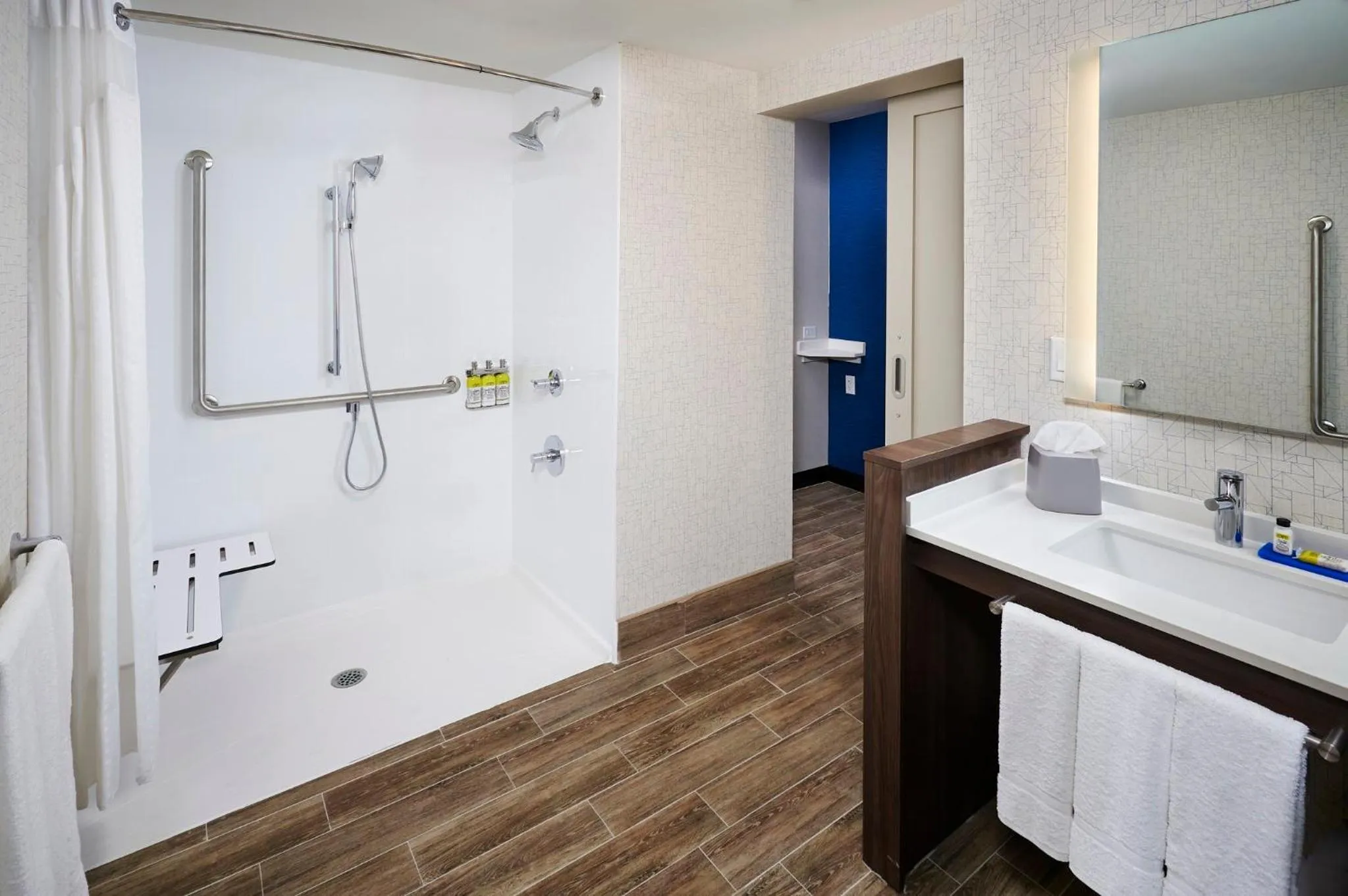 Photo of the whole room in Holiday Inn Express - Sarnia - Point Edward by IHG