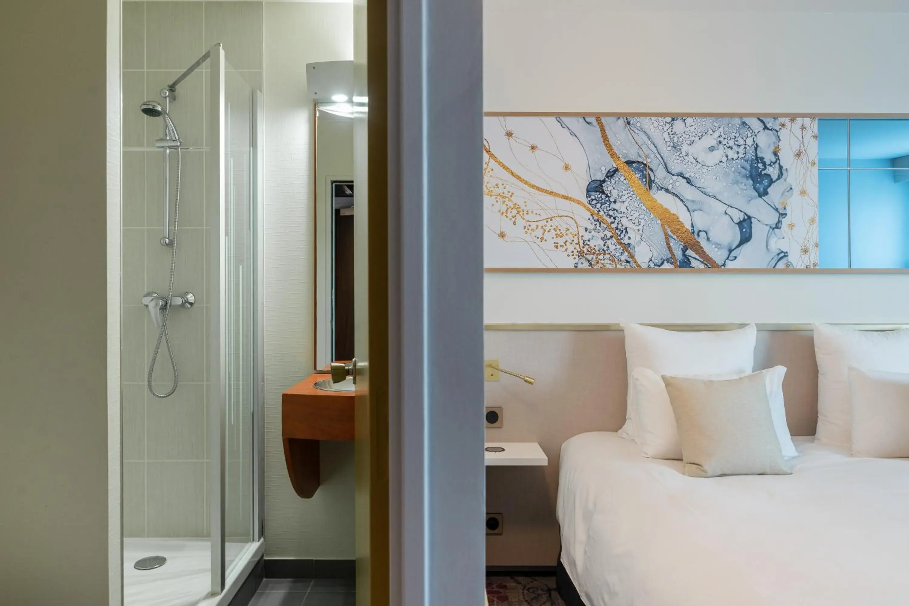 Bed in Brit Hotel Orléans St Jean de Braye - L'Antarès Bed in Brit Hotel Orléans St Jean de Braye - L'Antarès