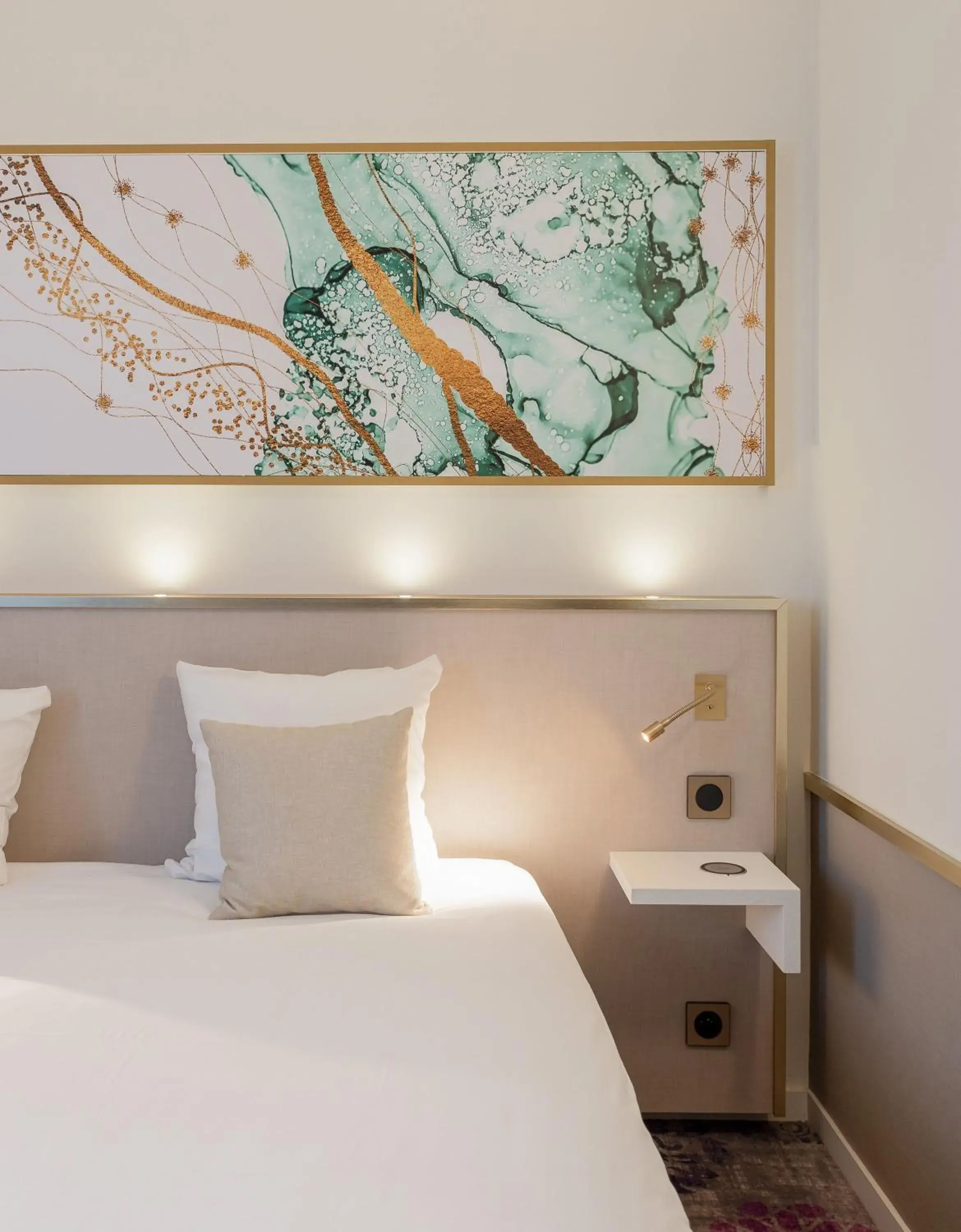 Bed in Brit Hotel Orléans St Jean de Braye - L'Antarès Bed in Brit Hotel Orléans St Jean de Braye - L'Antarès