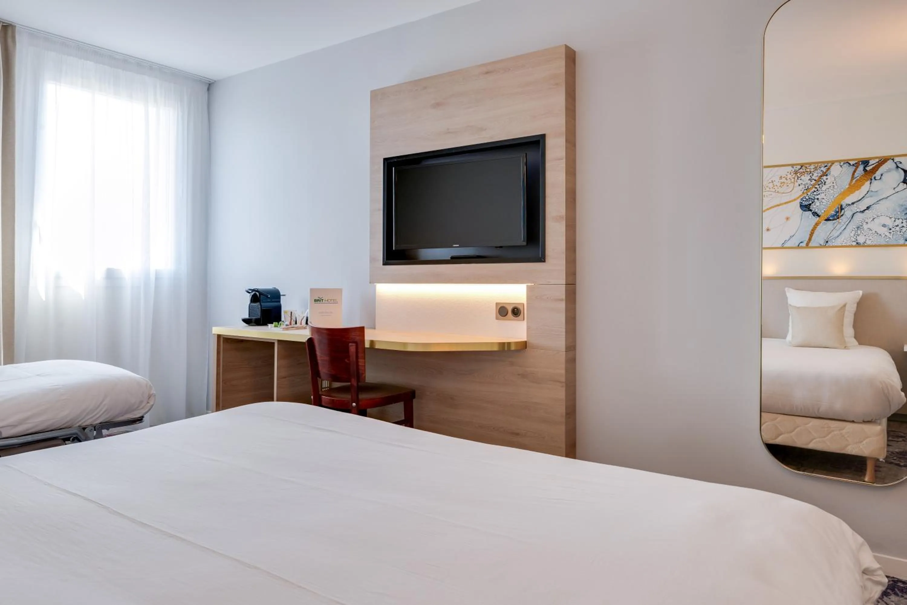 Bed in Brit Hotel Orléans St Jean de Braye - L'Antarès