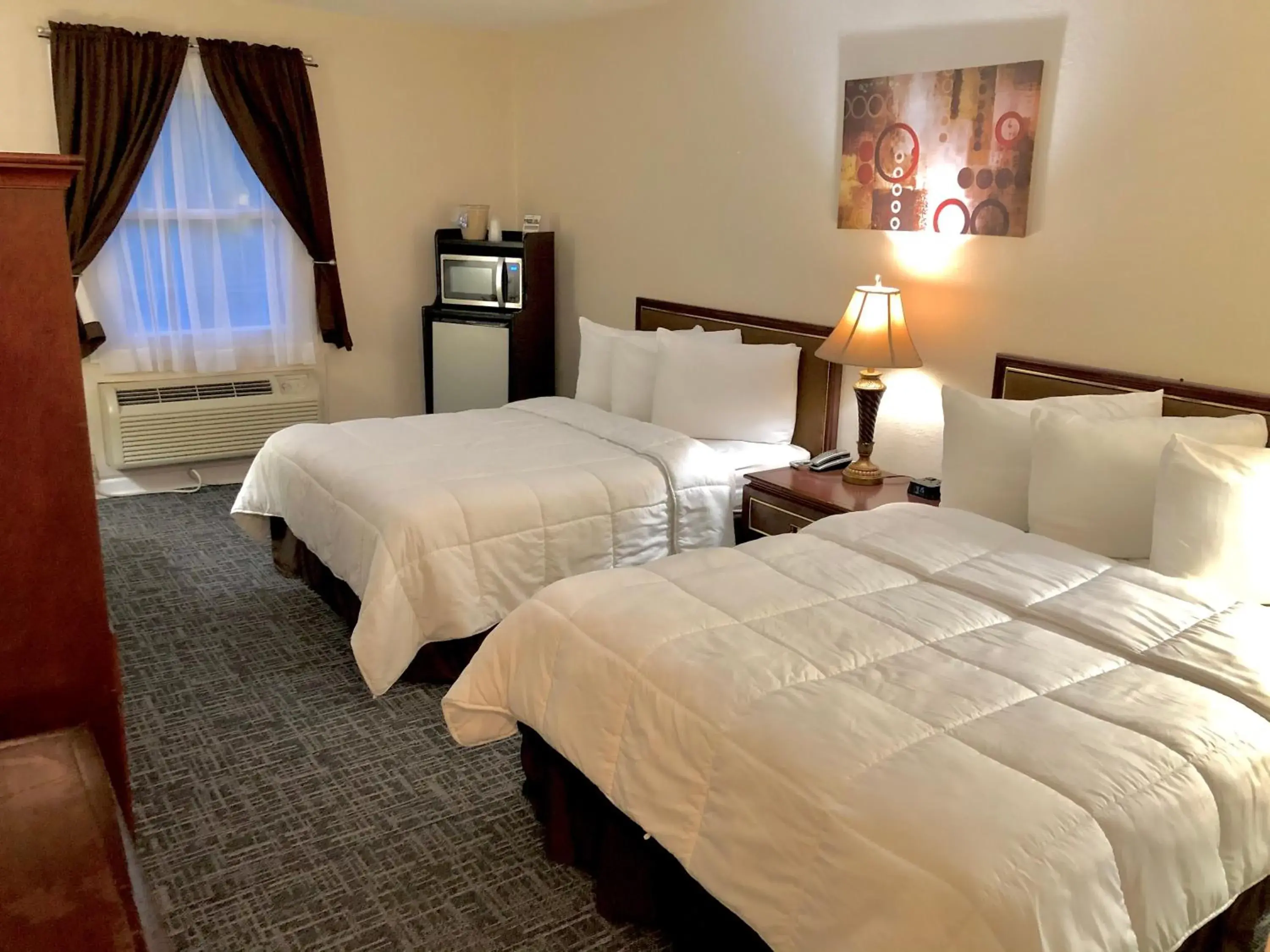 Bed in Bicentennial Inn