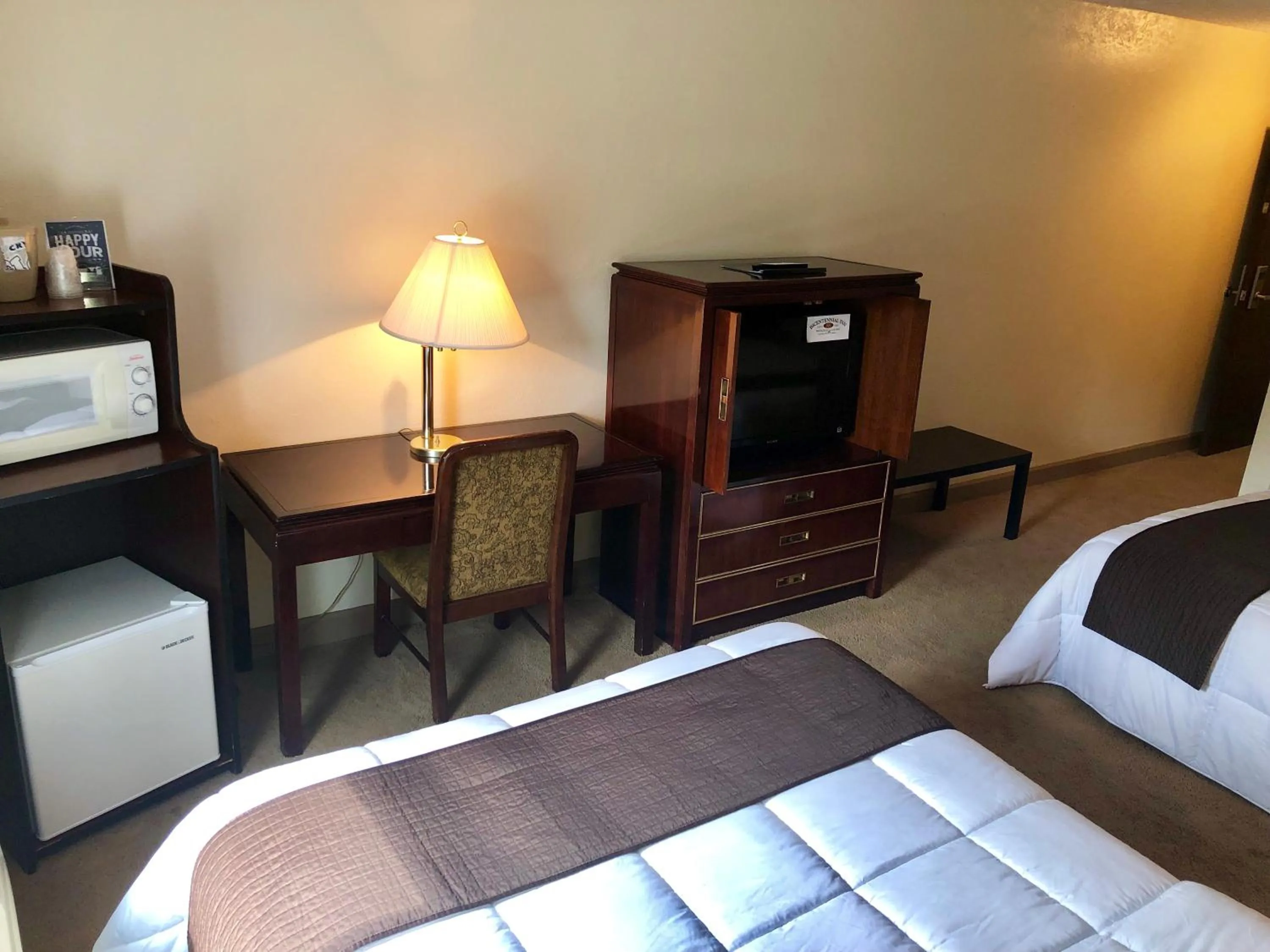 TV and multimedia, Bed in Bicentennial Inn