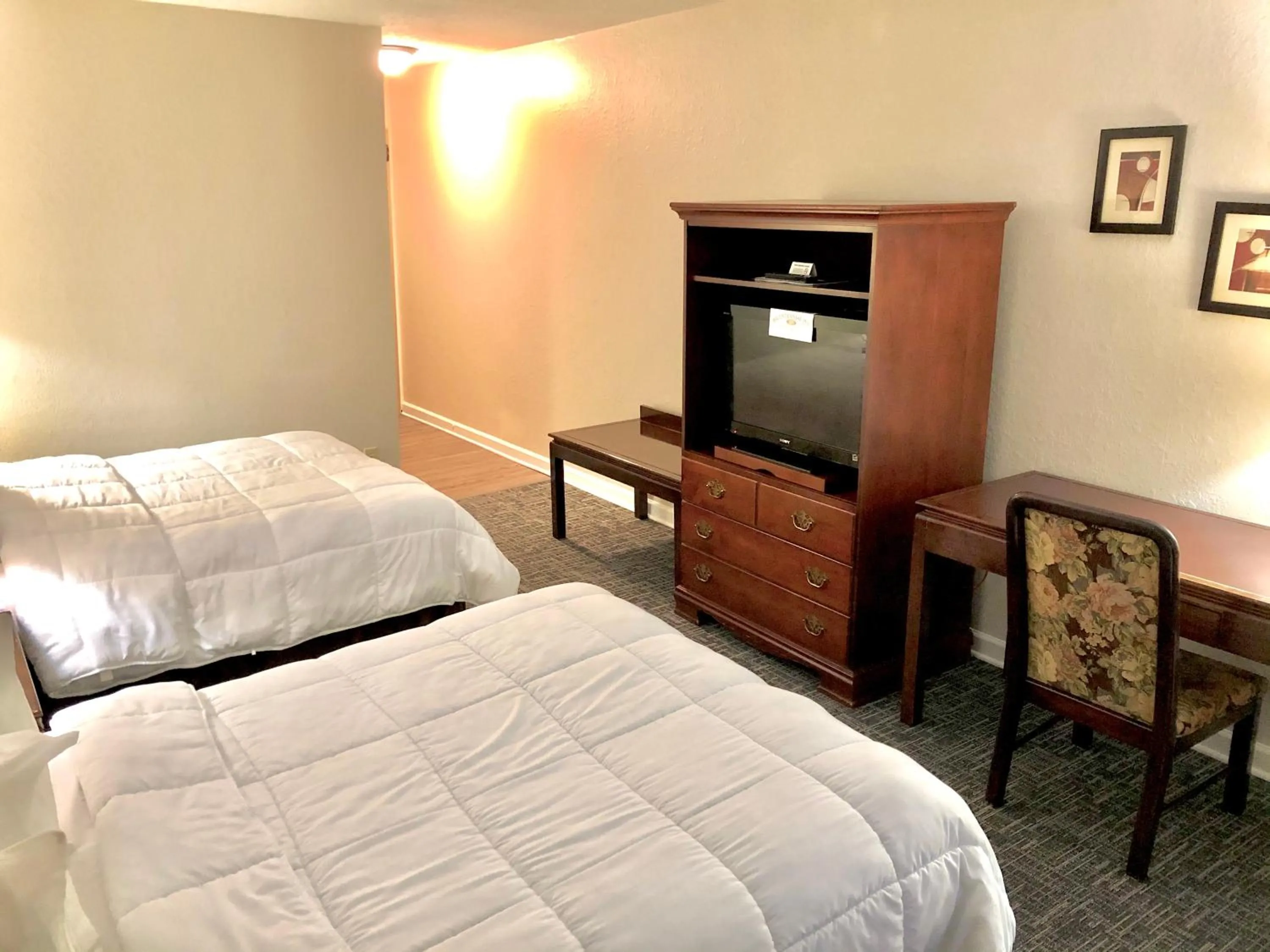 Bed in Bicentennial Inn