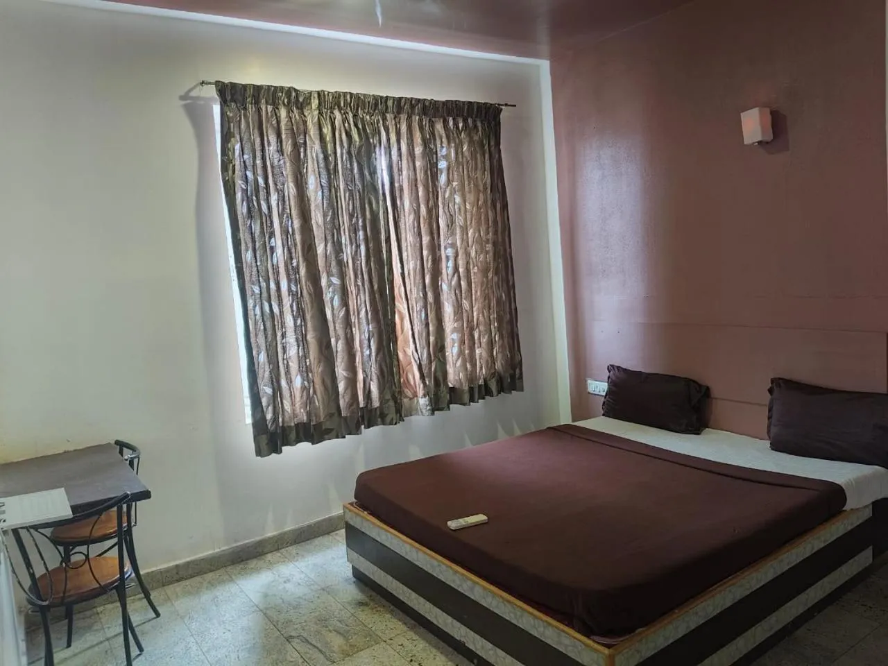 Bed in Madurai Grands Inn