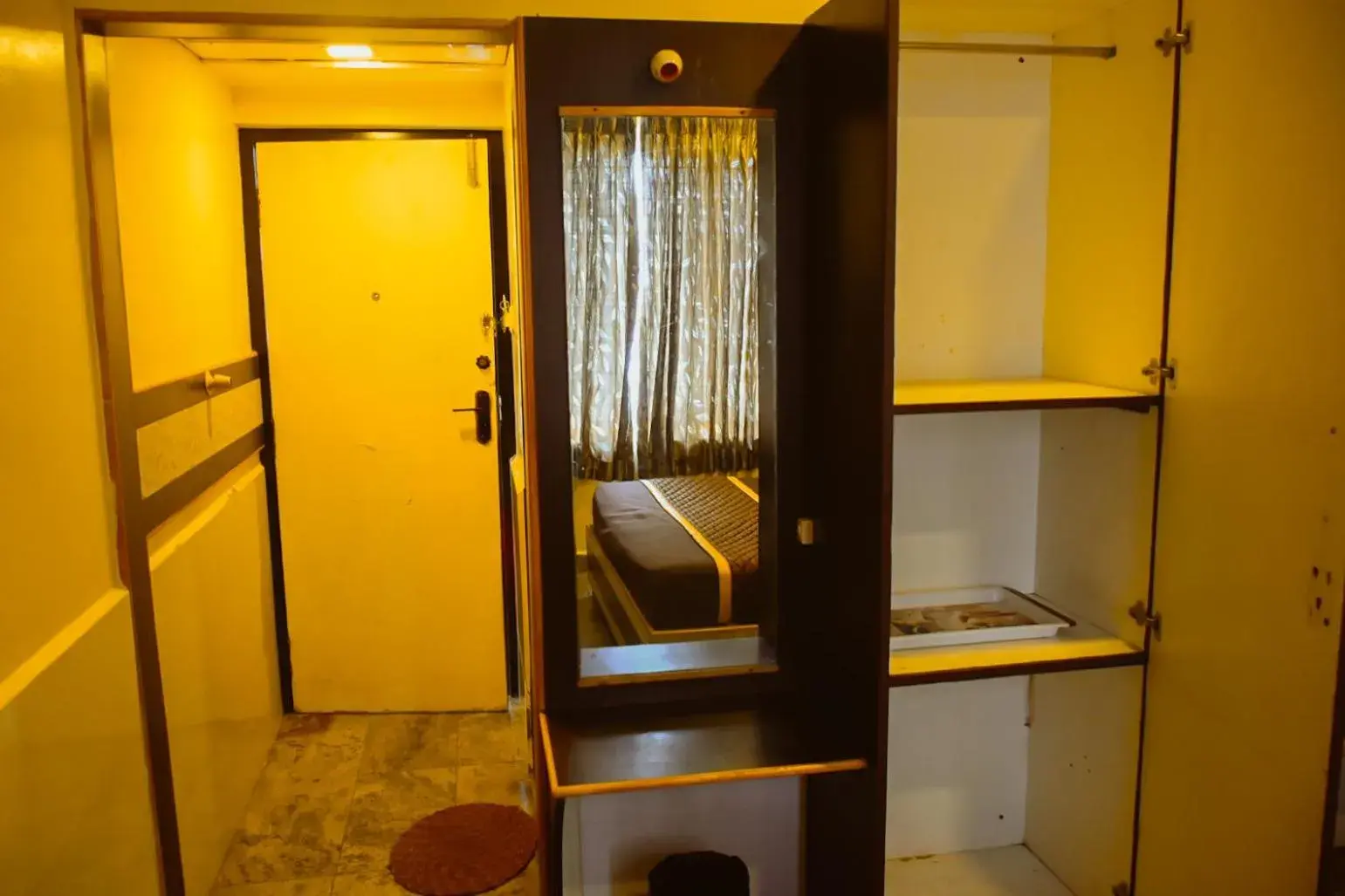 Photo of the whole room in Madurai Grands Inn Photo of the whole room in Madurai Grands Inn