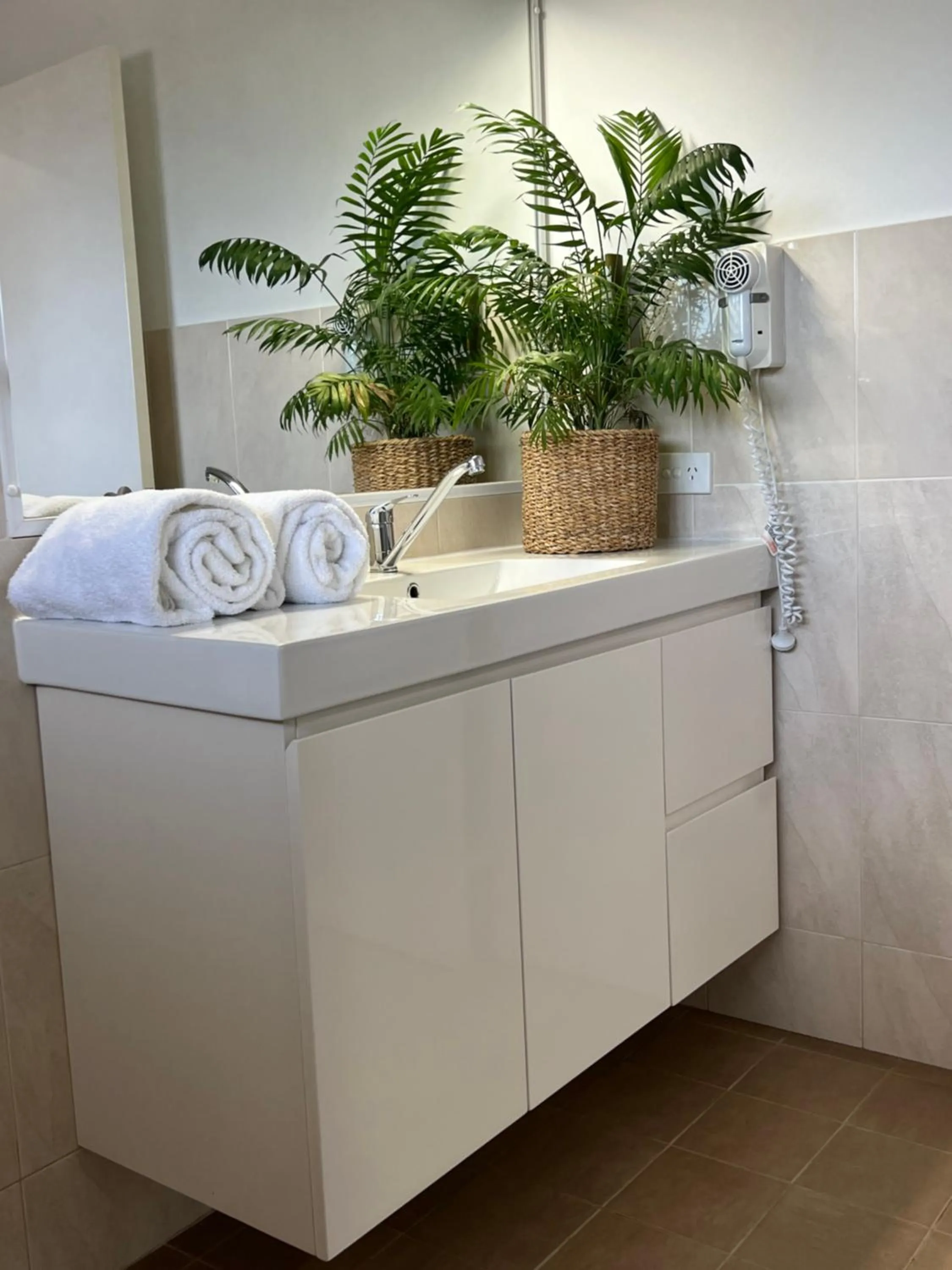 Bathroom in Mollymook Seascape Motel and Apartments