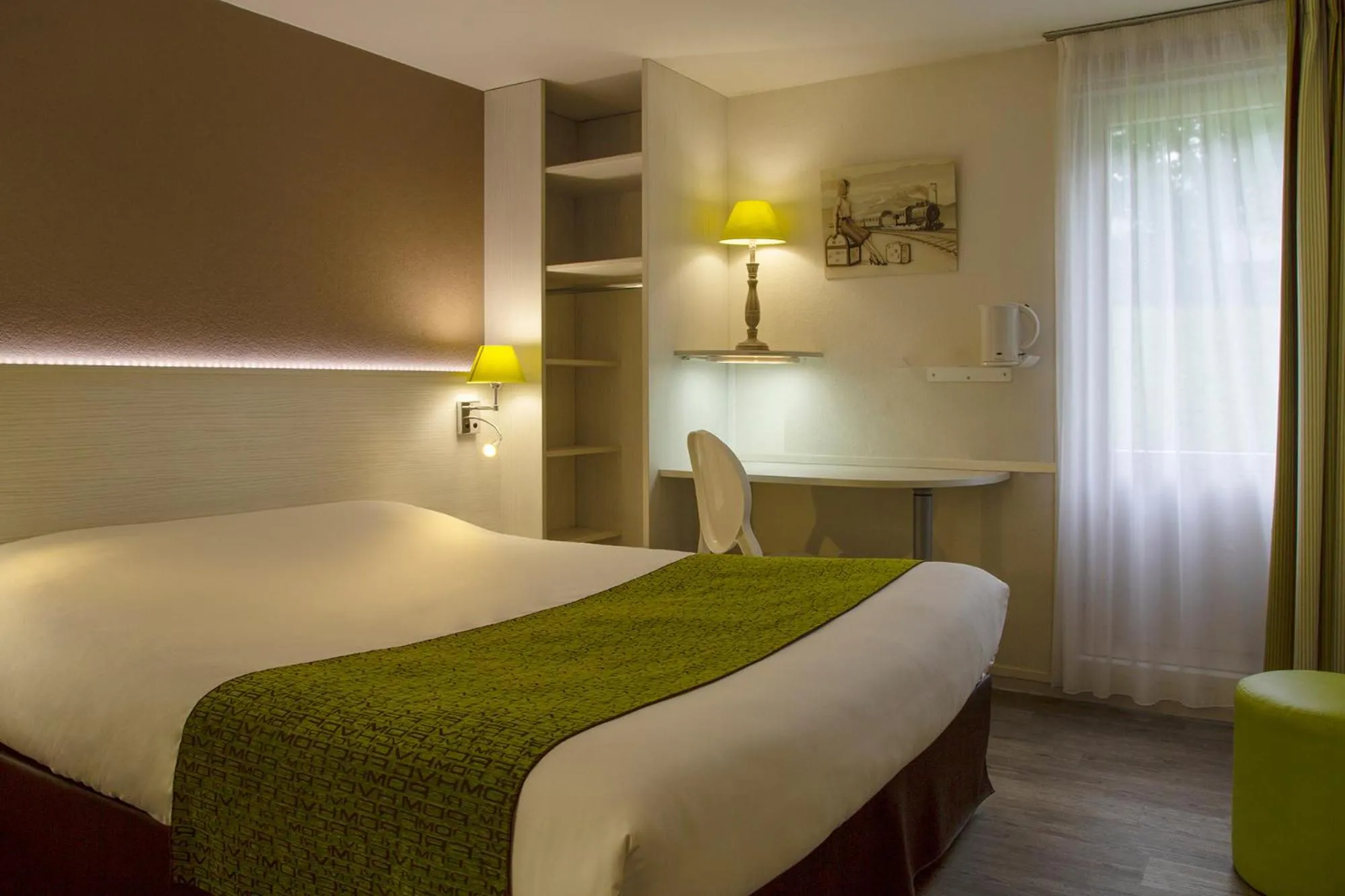 Bed in The Originals City, Hôtel Alizéa, Le Mans Nord