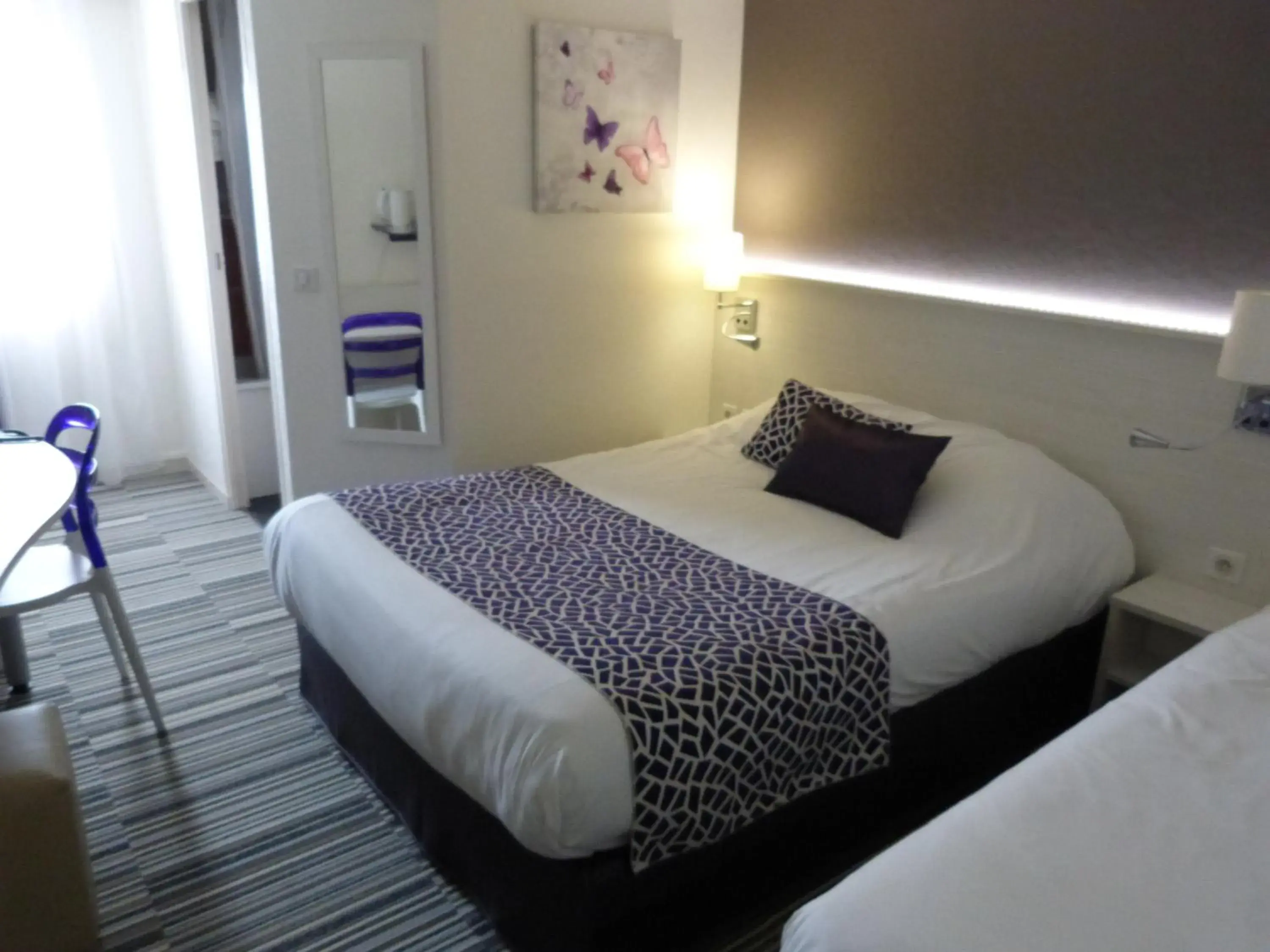 Bedroom, Bed in The Originals City, Hôtel Alizéa, Le Mans Nord Bedroom, Bed in The Originals City, Hôtel Alizéa, Le Mans Nord