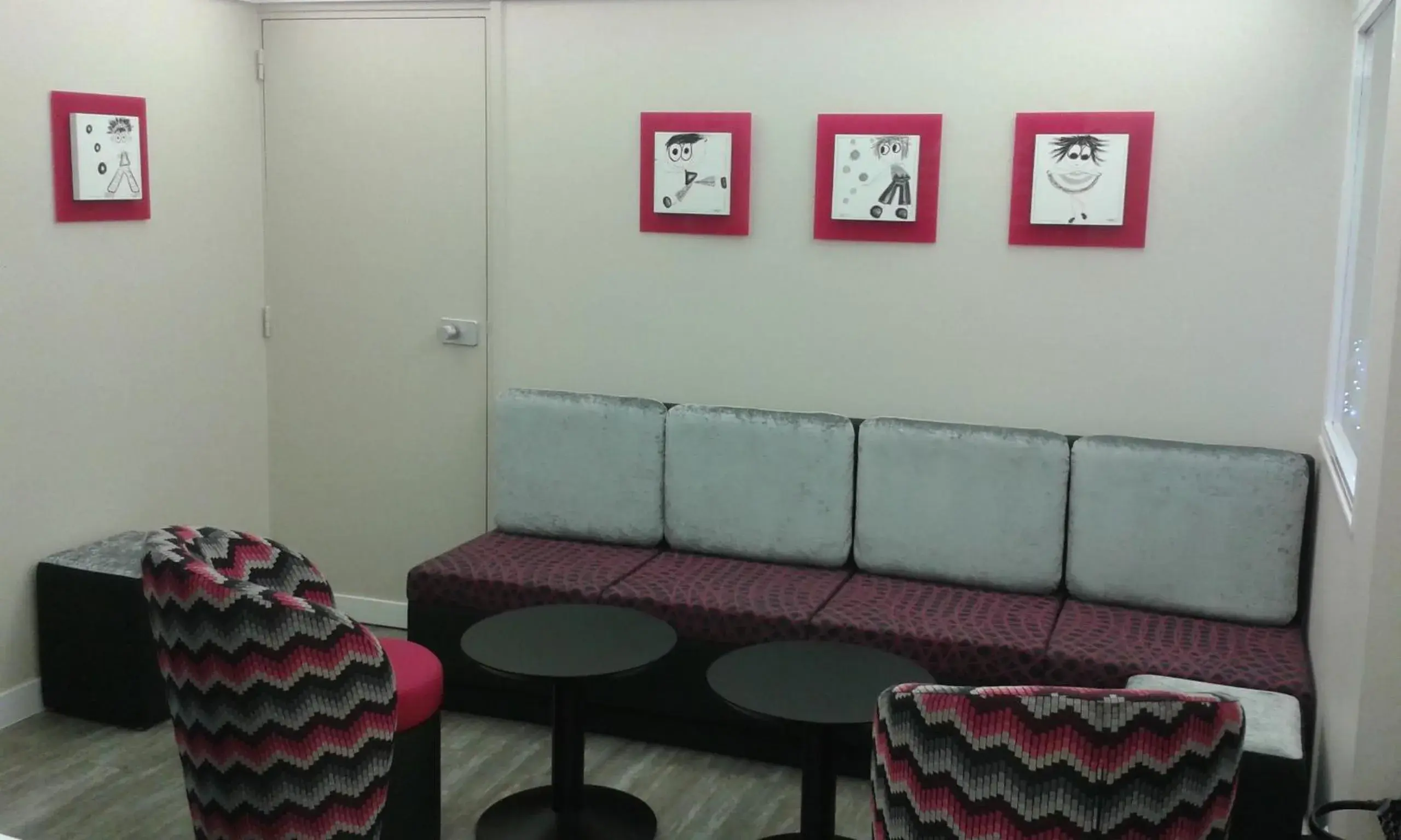 Lobby or reception in The Originals City, Hôtel Alizéa, Le Mans Nord Lobby or reception in The Originals City, Hôtel Alizéa, Le Mans Nord