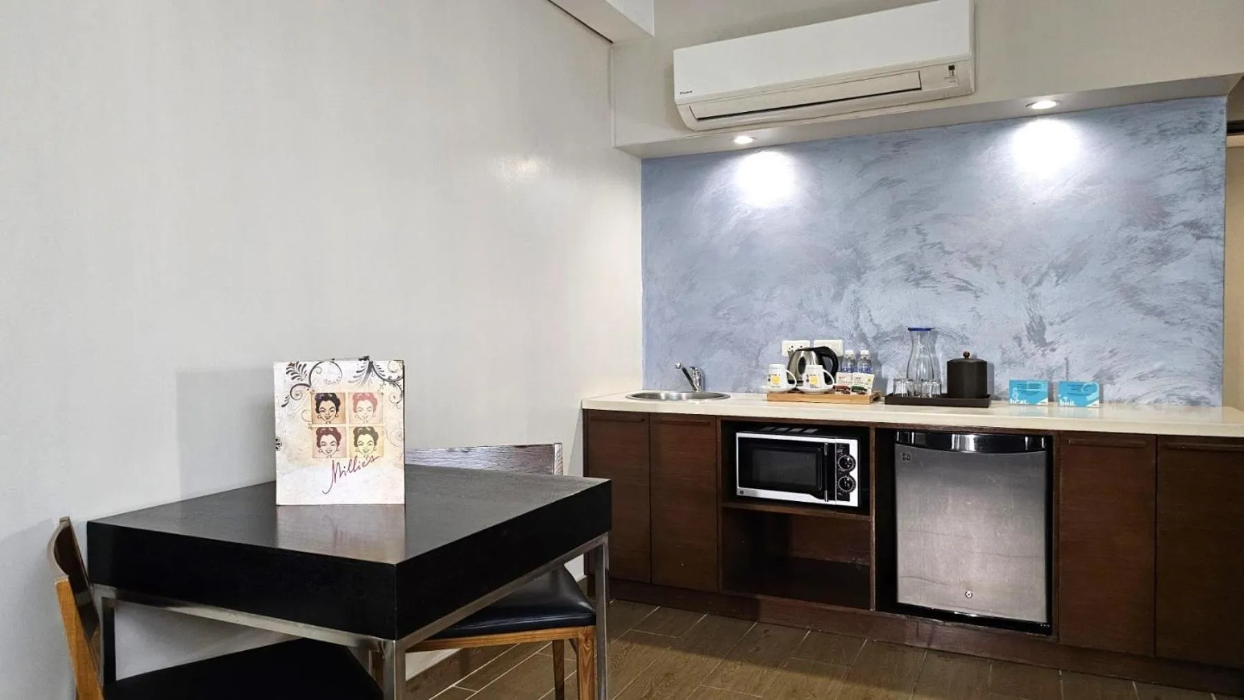 Kitchen or kitchenette in Microtel by Wyndham Acropolis