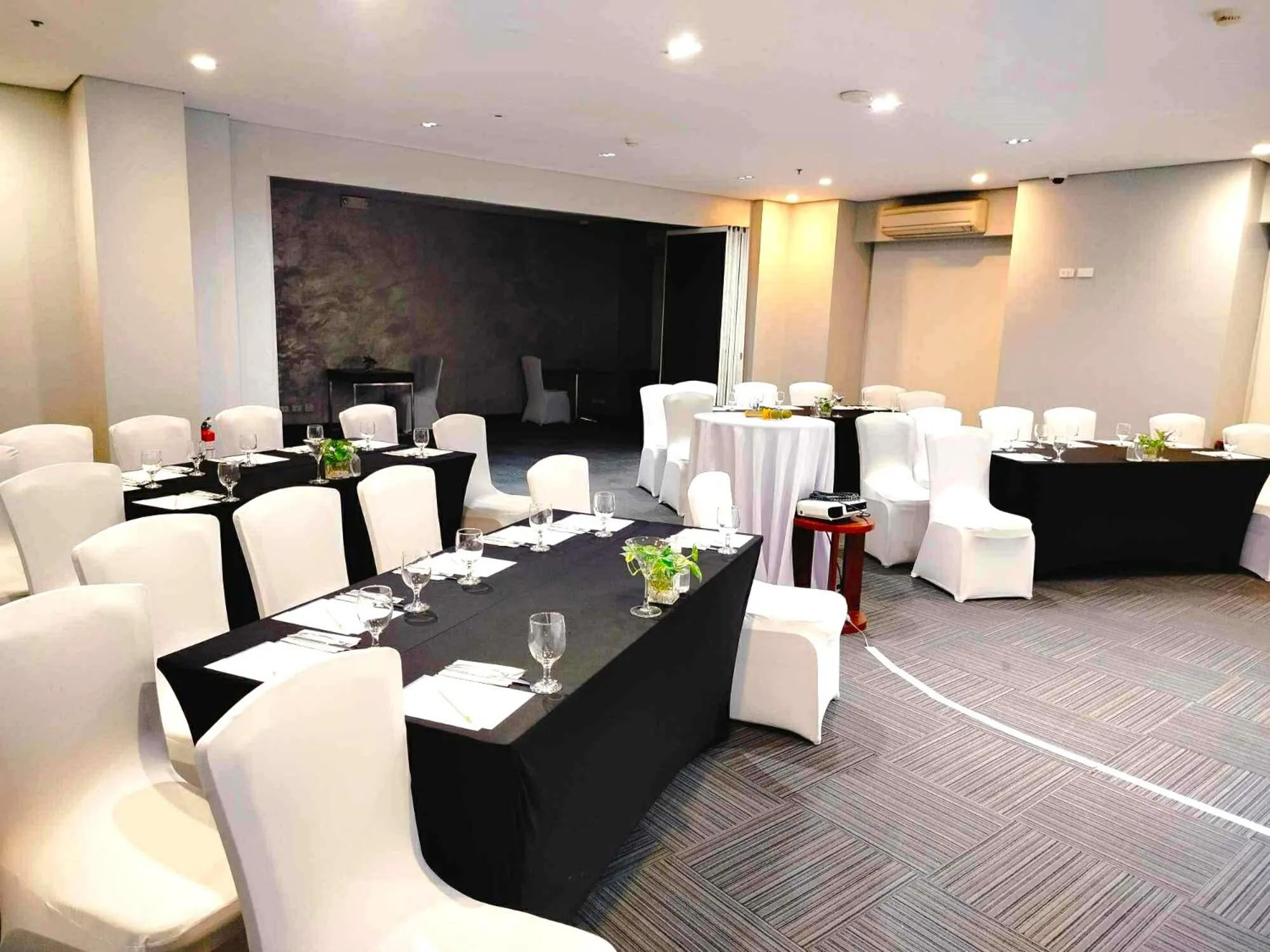 Banquet/Function facilities in Microtel by Wyndham Acropolis