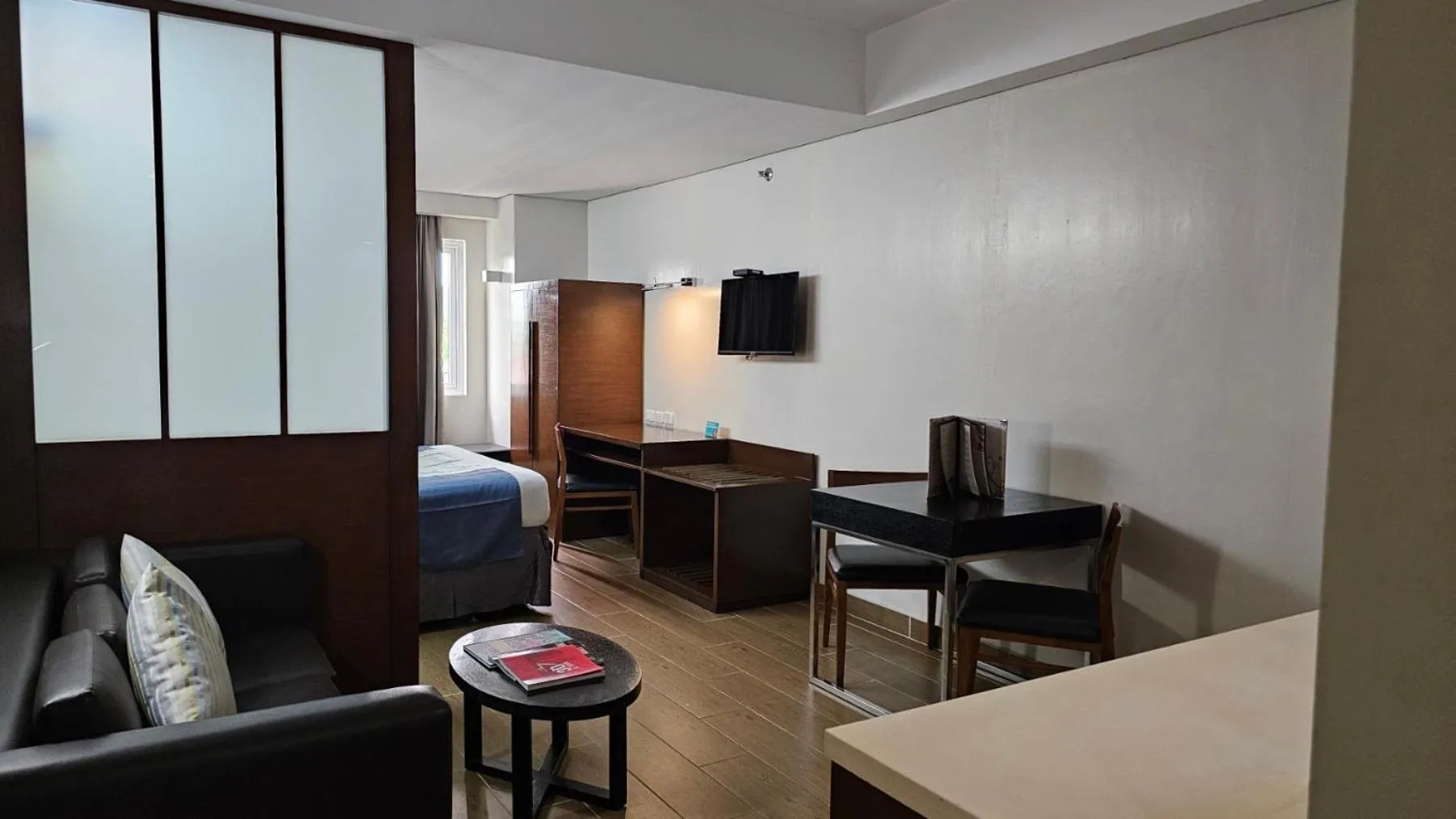 Bed in Microtel by Wyndham Acropolis