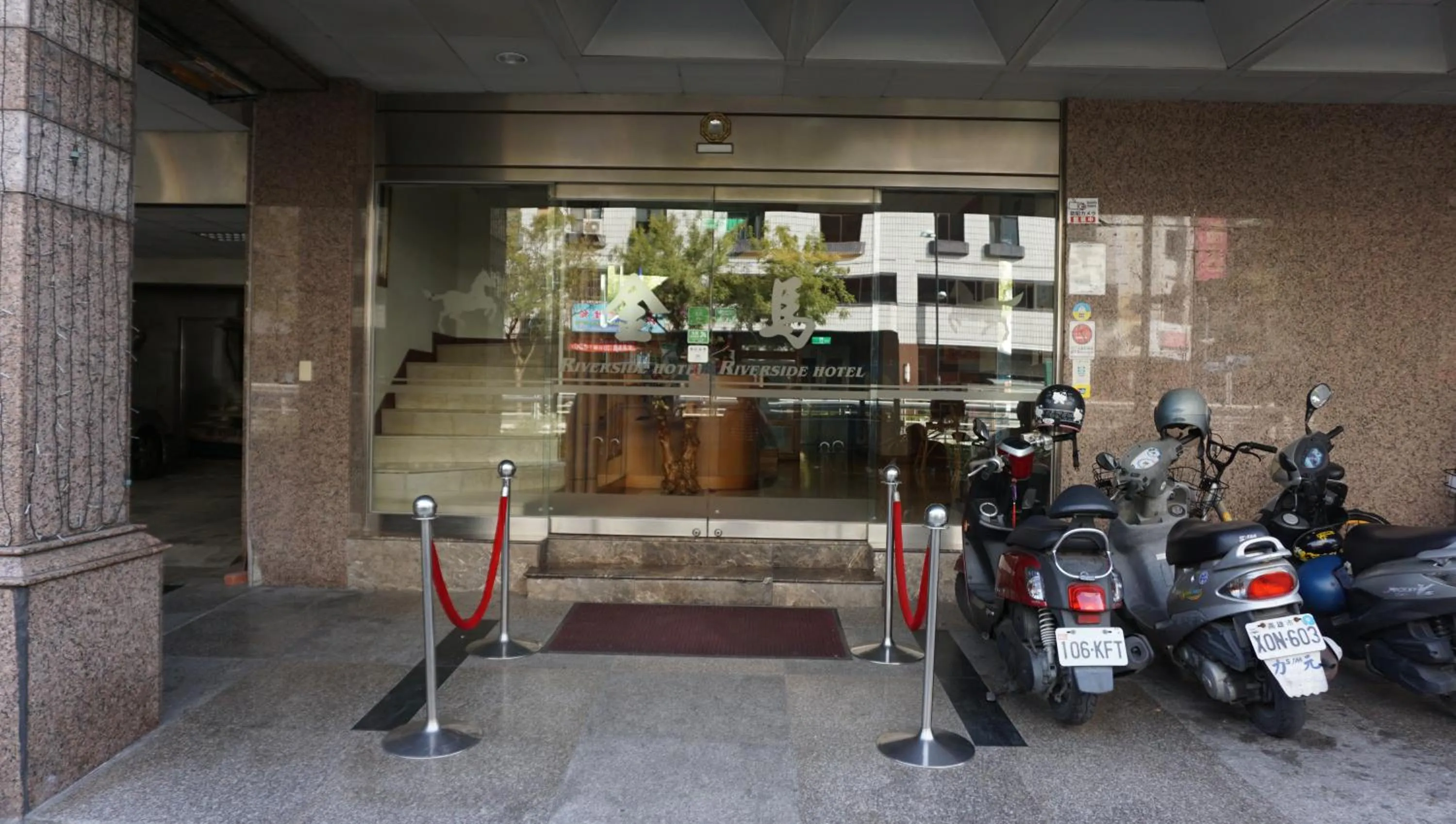 Off site in 金馬大飯店 Riverside Hotel