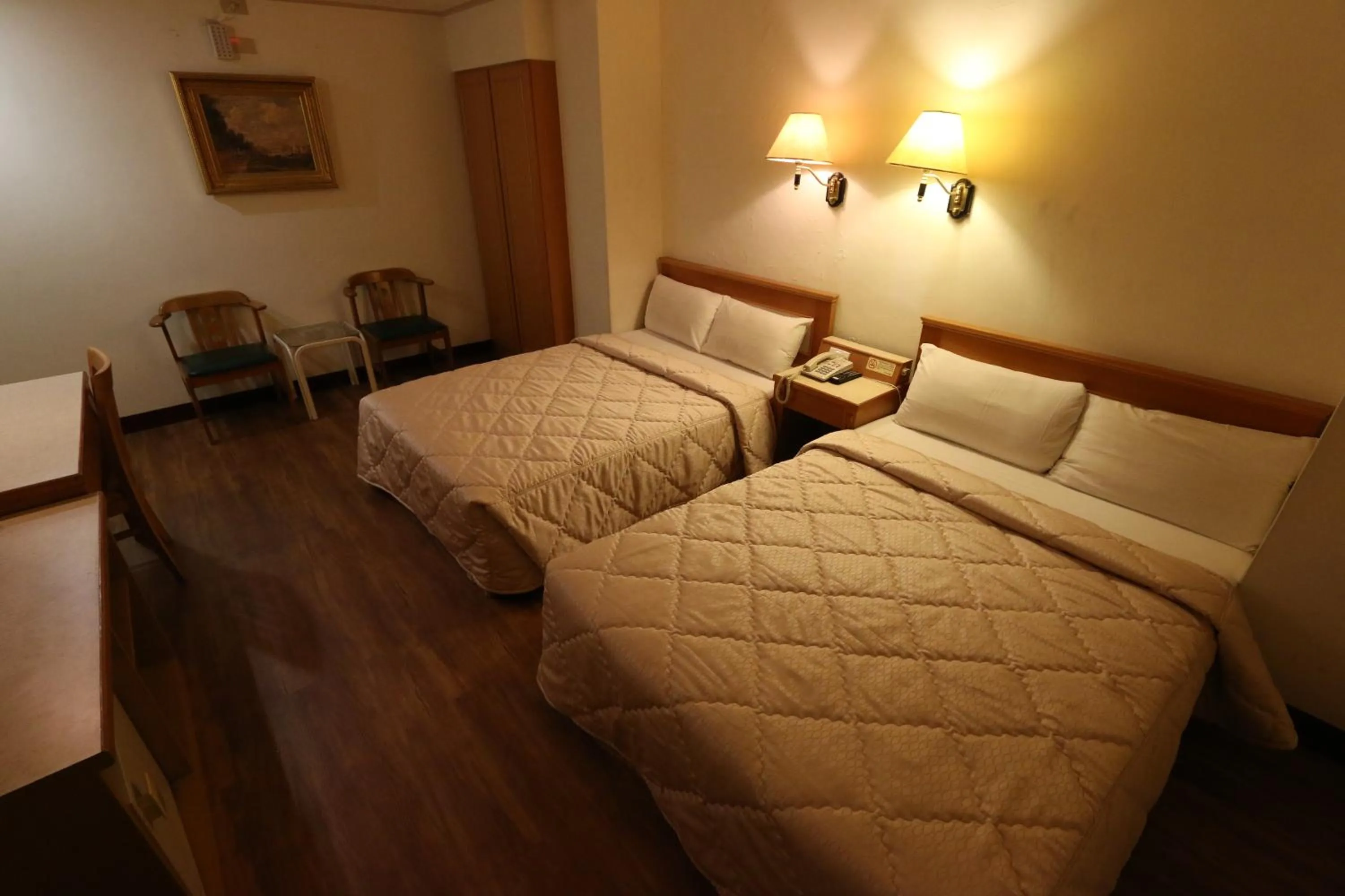 Photo of the whole room, Bed in 金馬大飯店 Riverside Hotel