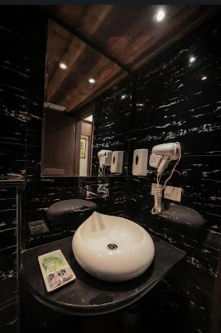 Bathroom in Hotel Stay Well Dx