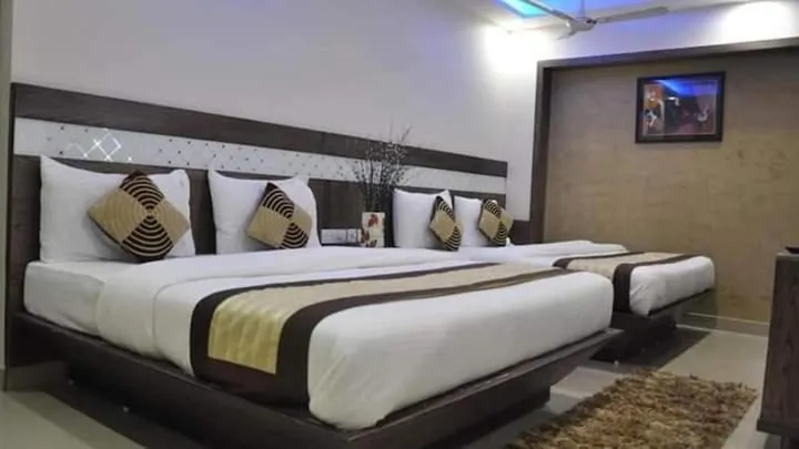 Bed in Hotel Stay Well Dx