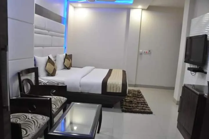 Bed in Hotel Stay Well Dx