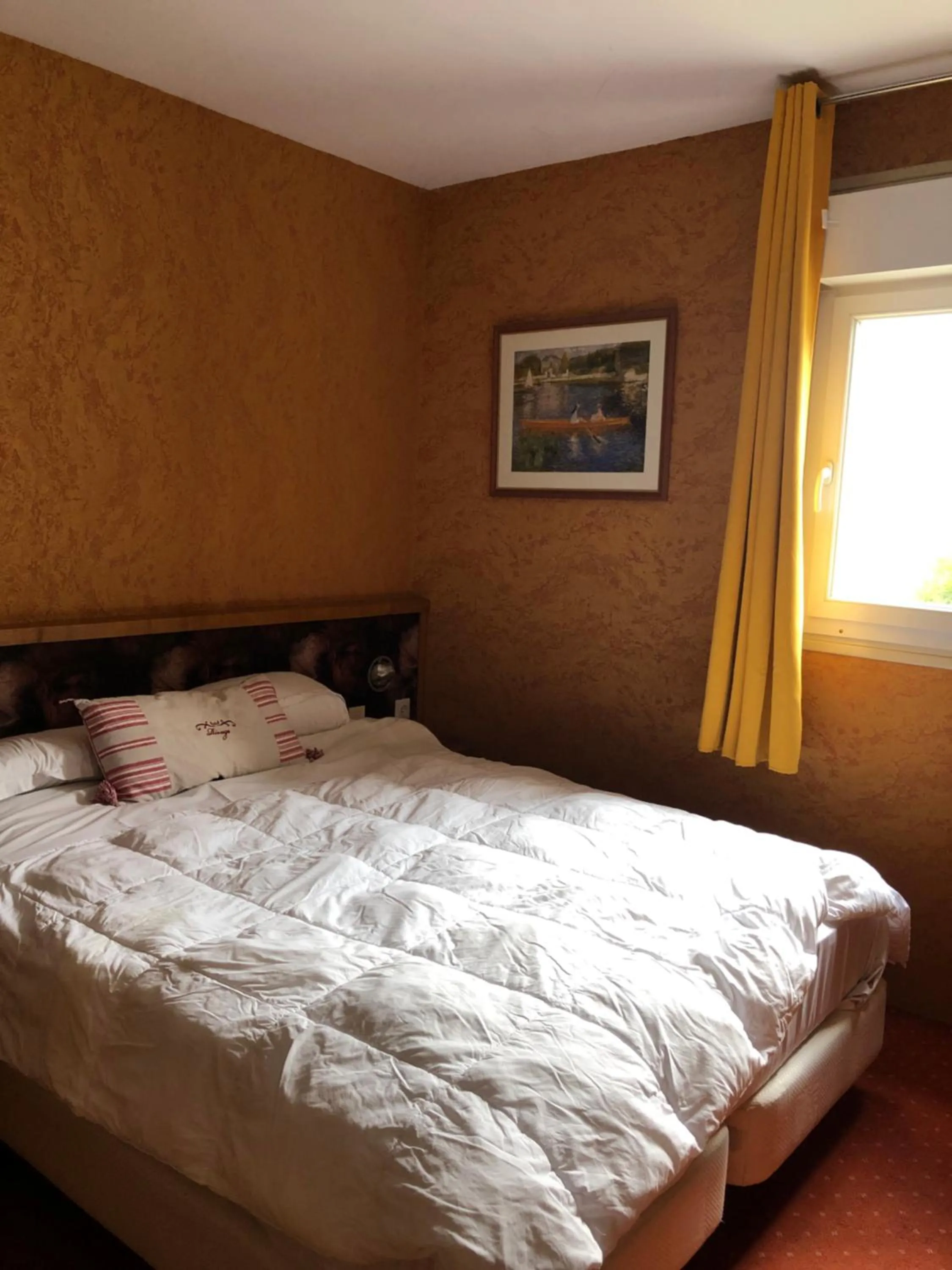 Bed in Hotel Le Drakkar