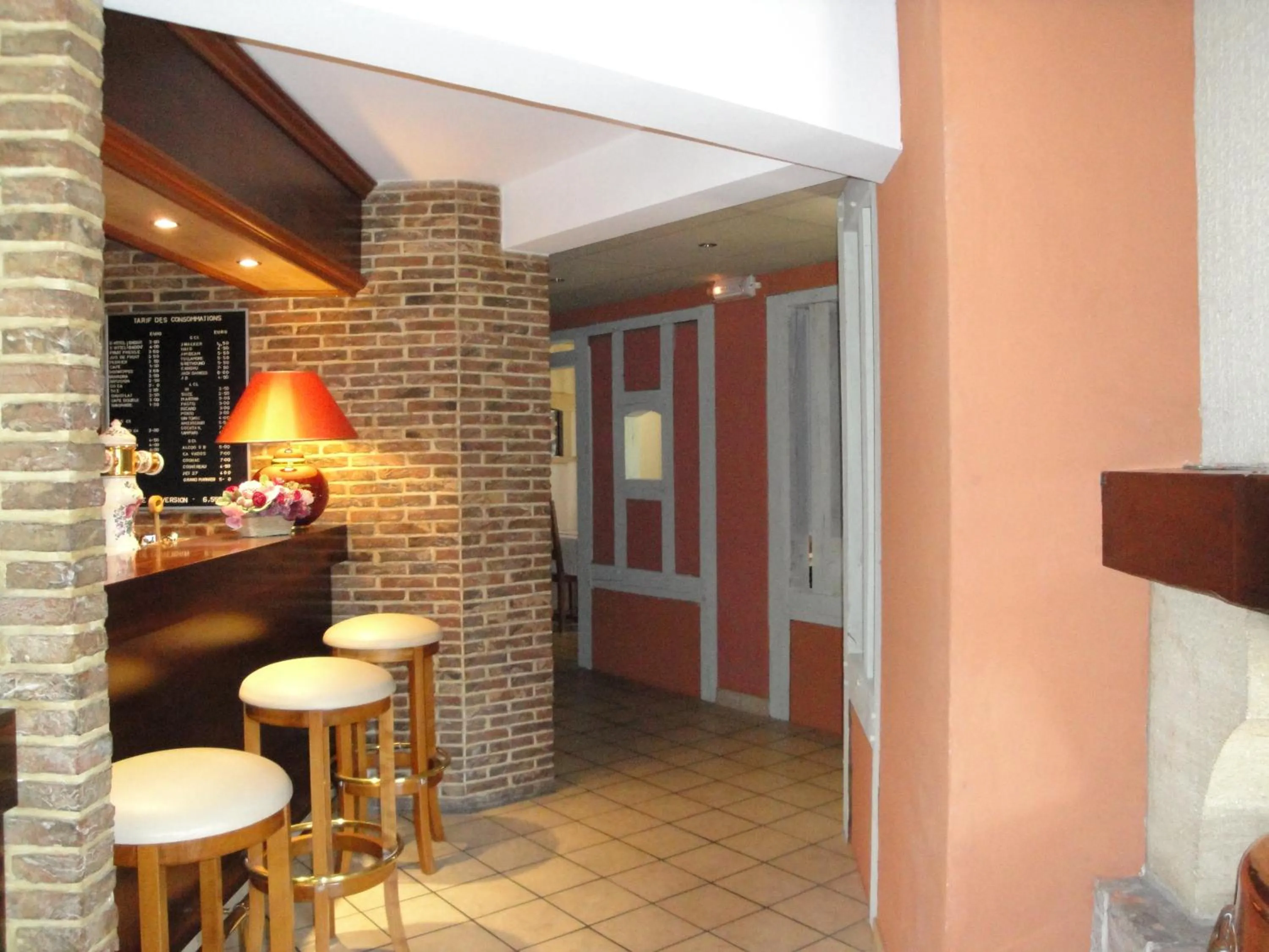 Lounge or bar in Hotel Le Drakkar