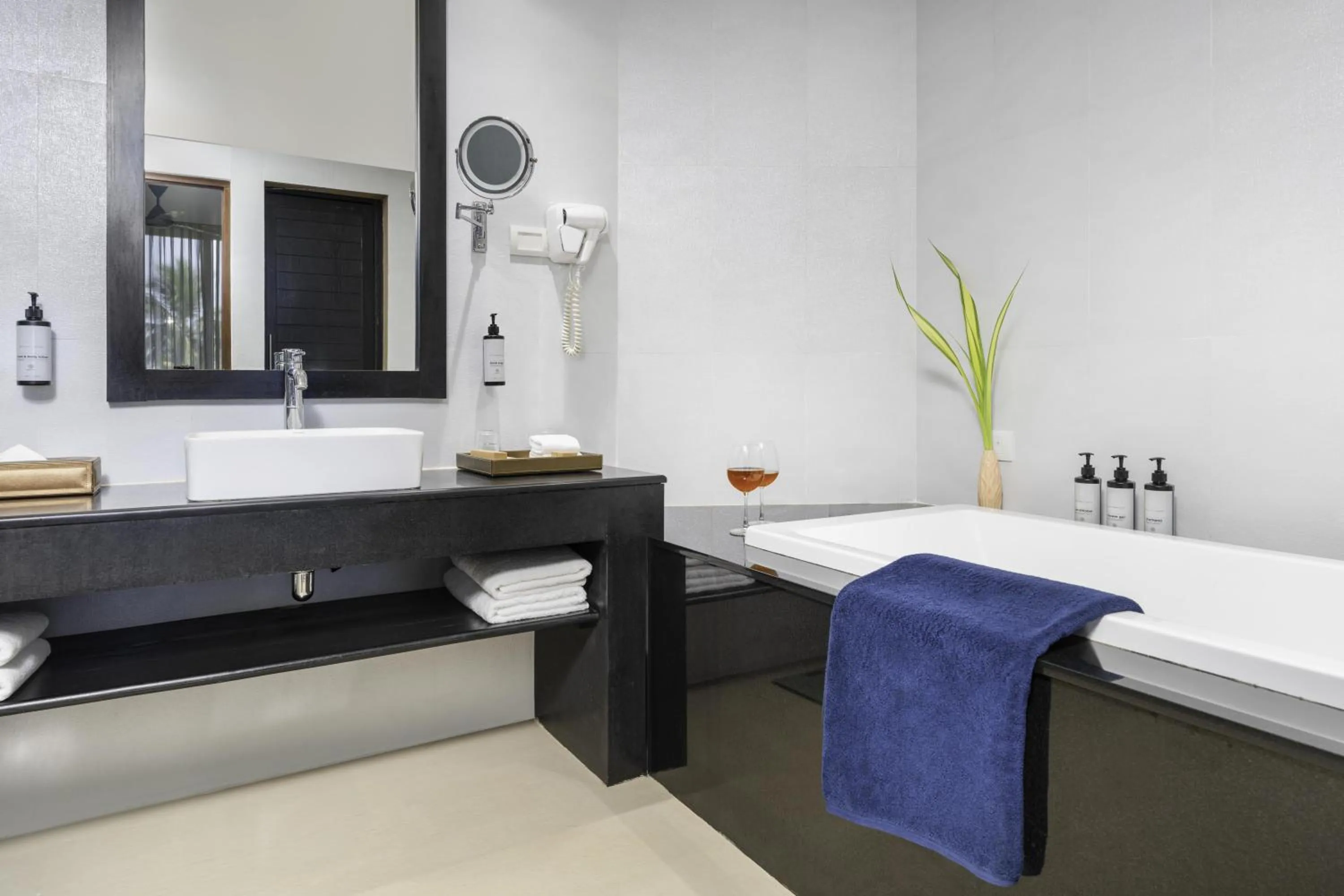 Bathroom in NH Bentota Ceysands Resort