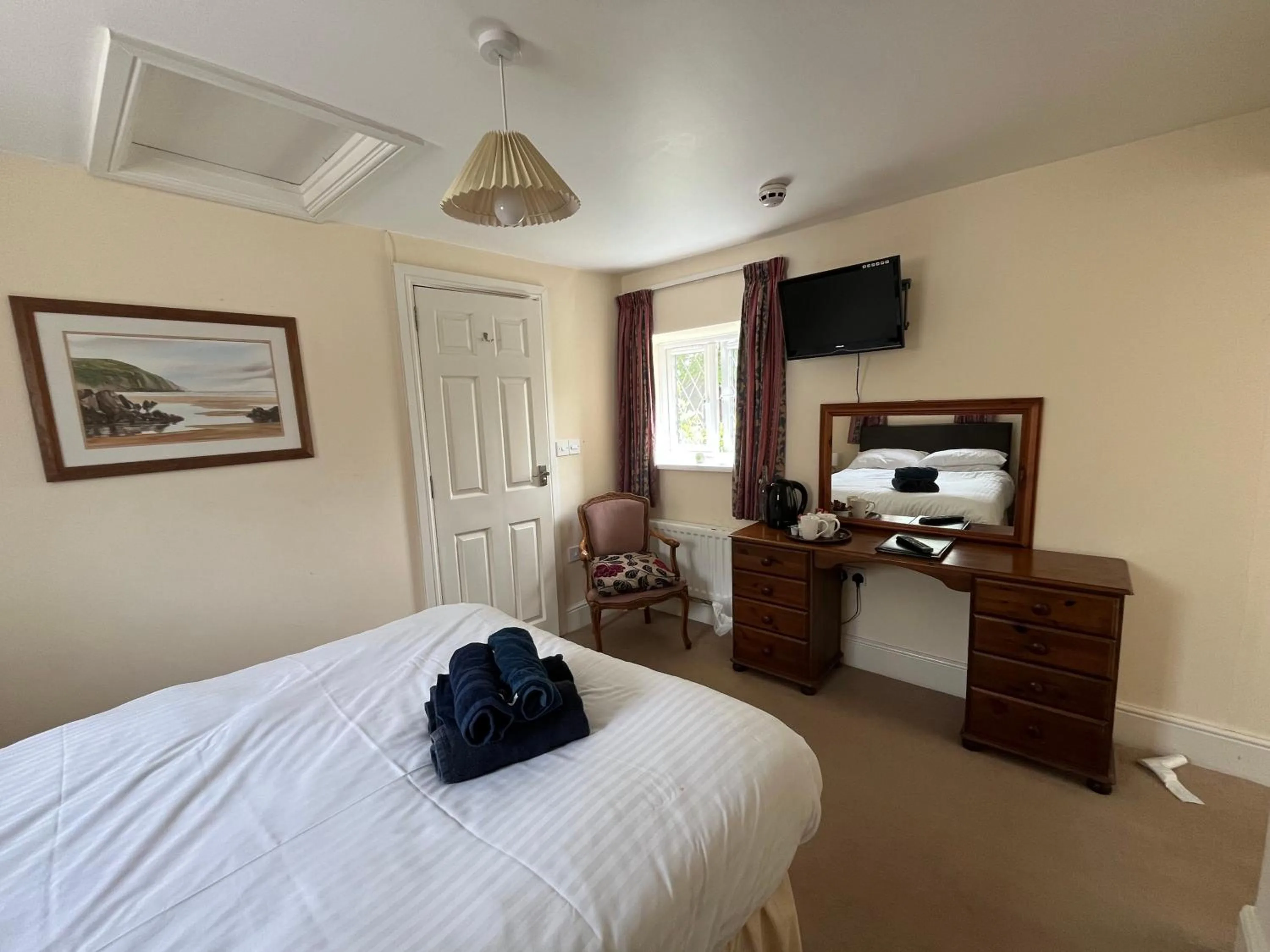 Bed in Trimstone Manor Hotel