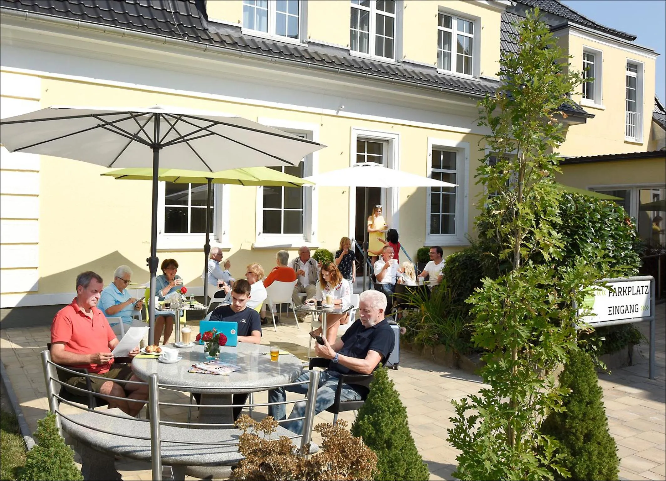 Facade/entrance in City Hotel ApartM3 am Park