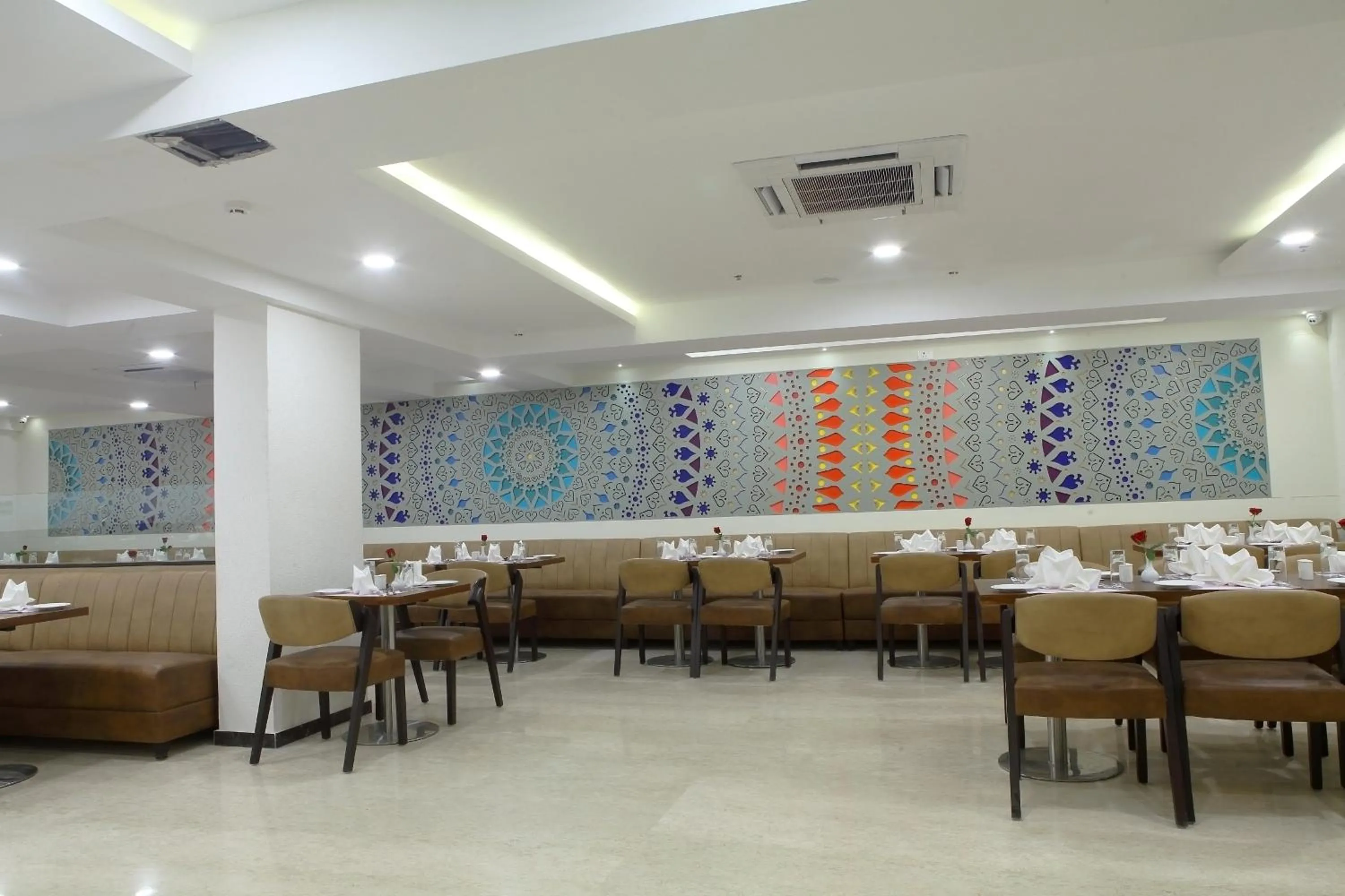 Meals in Incredible One Hotel