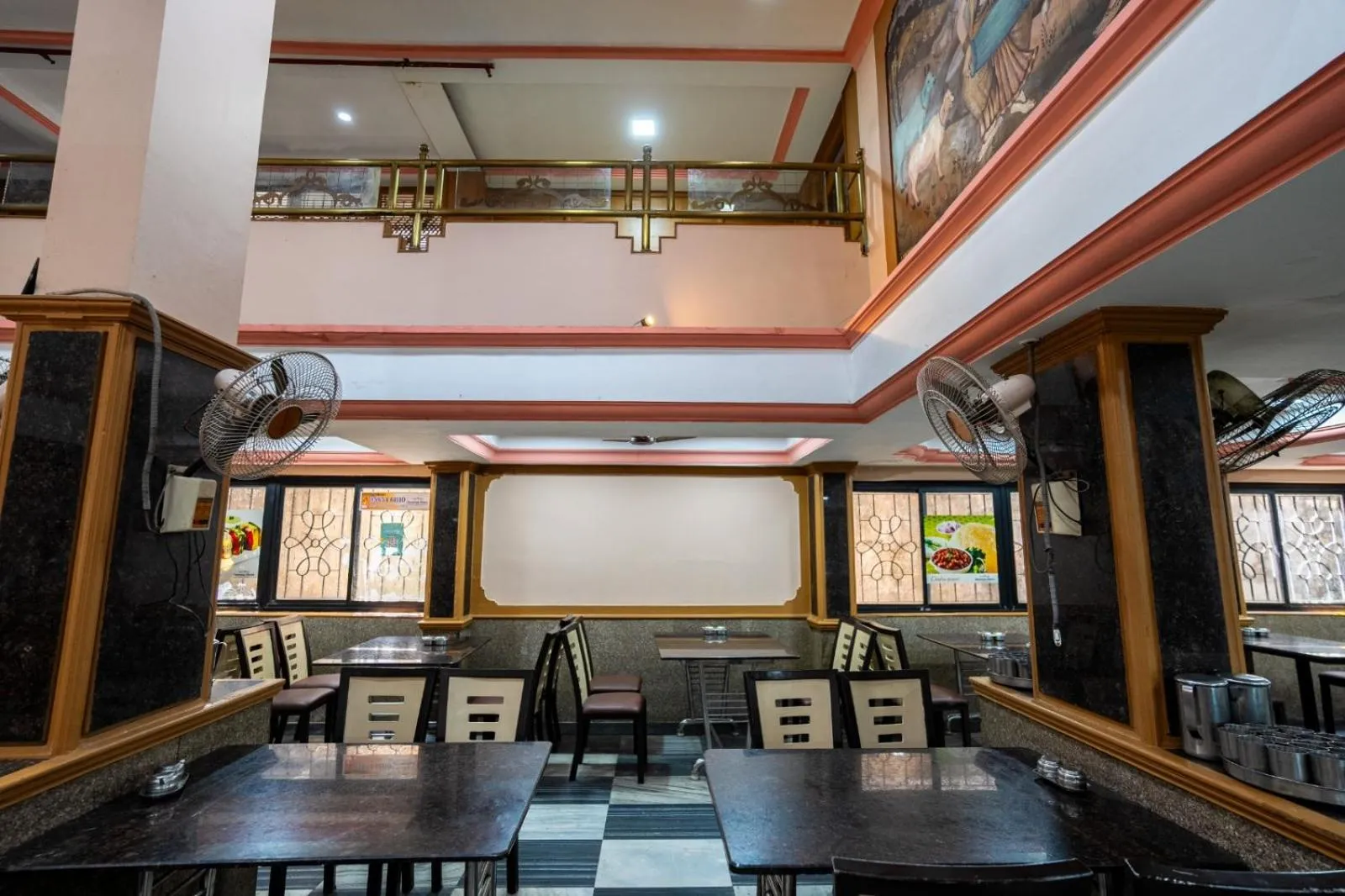 Restaurant/places to eat in Sree Bharani Hotels