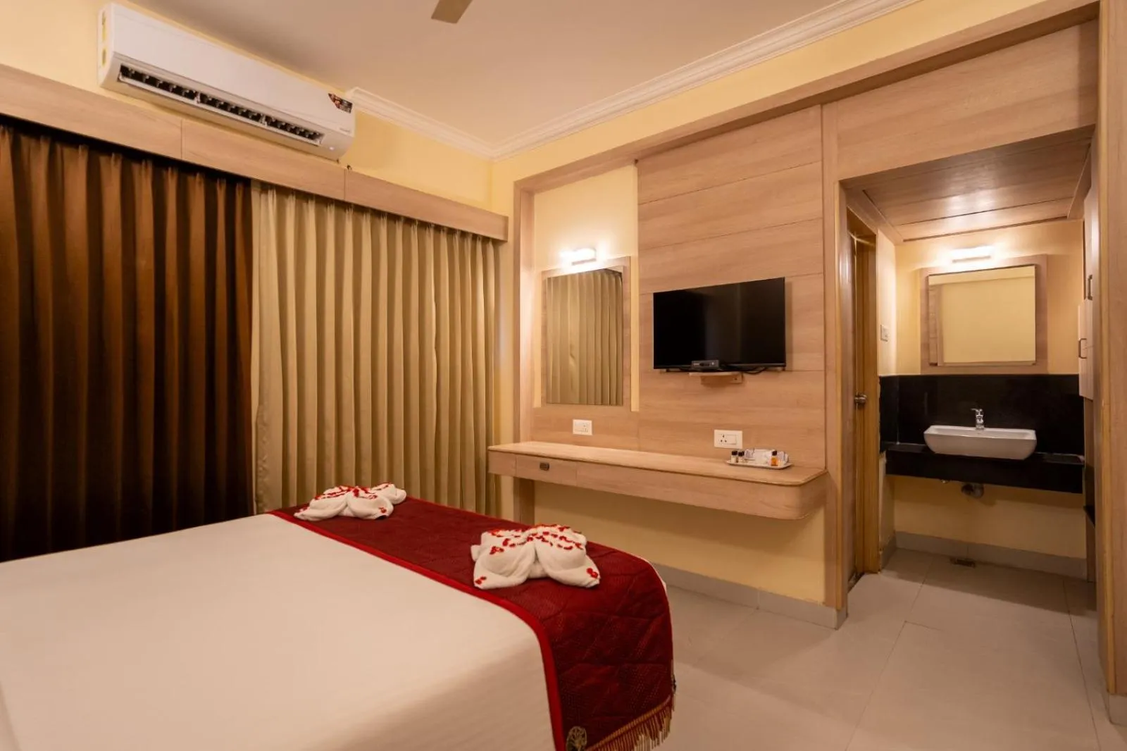 Property building, Bed in Sree Bharani Hotels