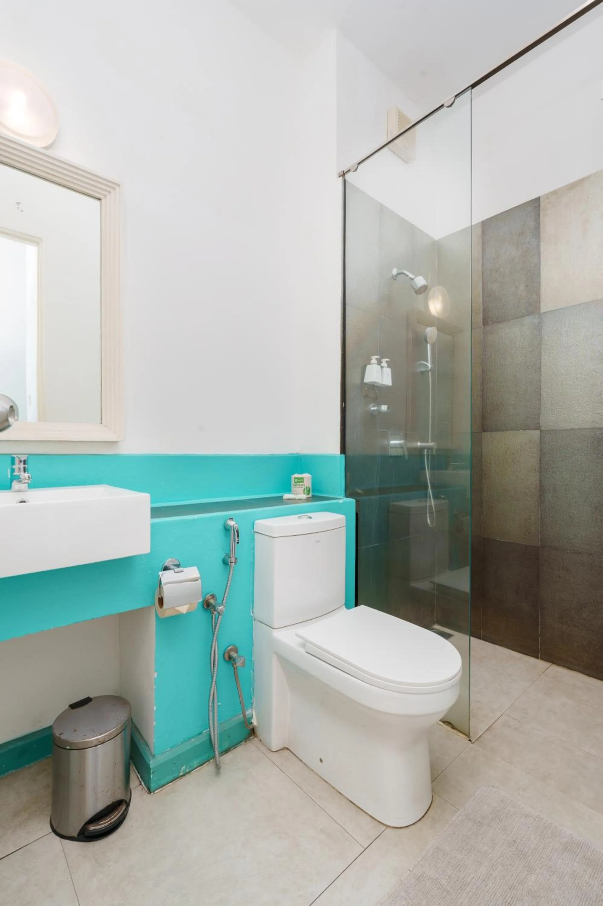 Shower in Hotel J Negombo