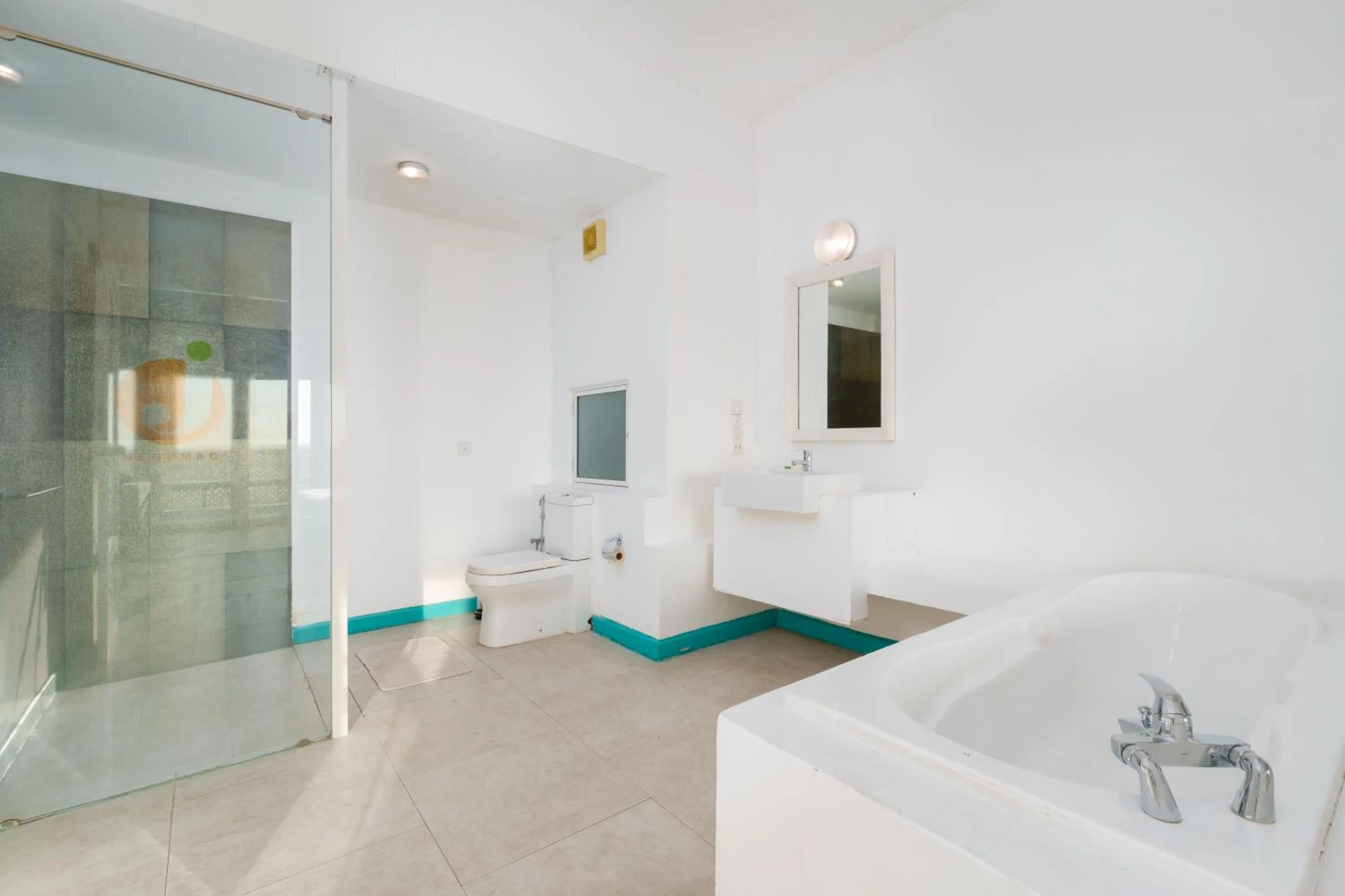 Bathroom in Hotel J Negombo